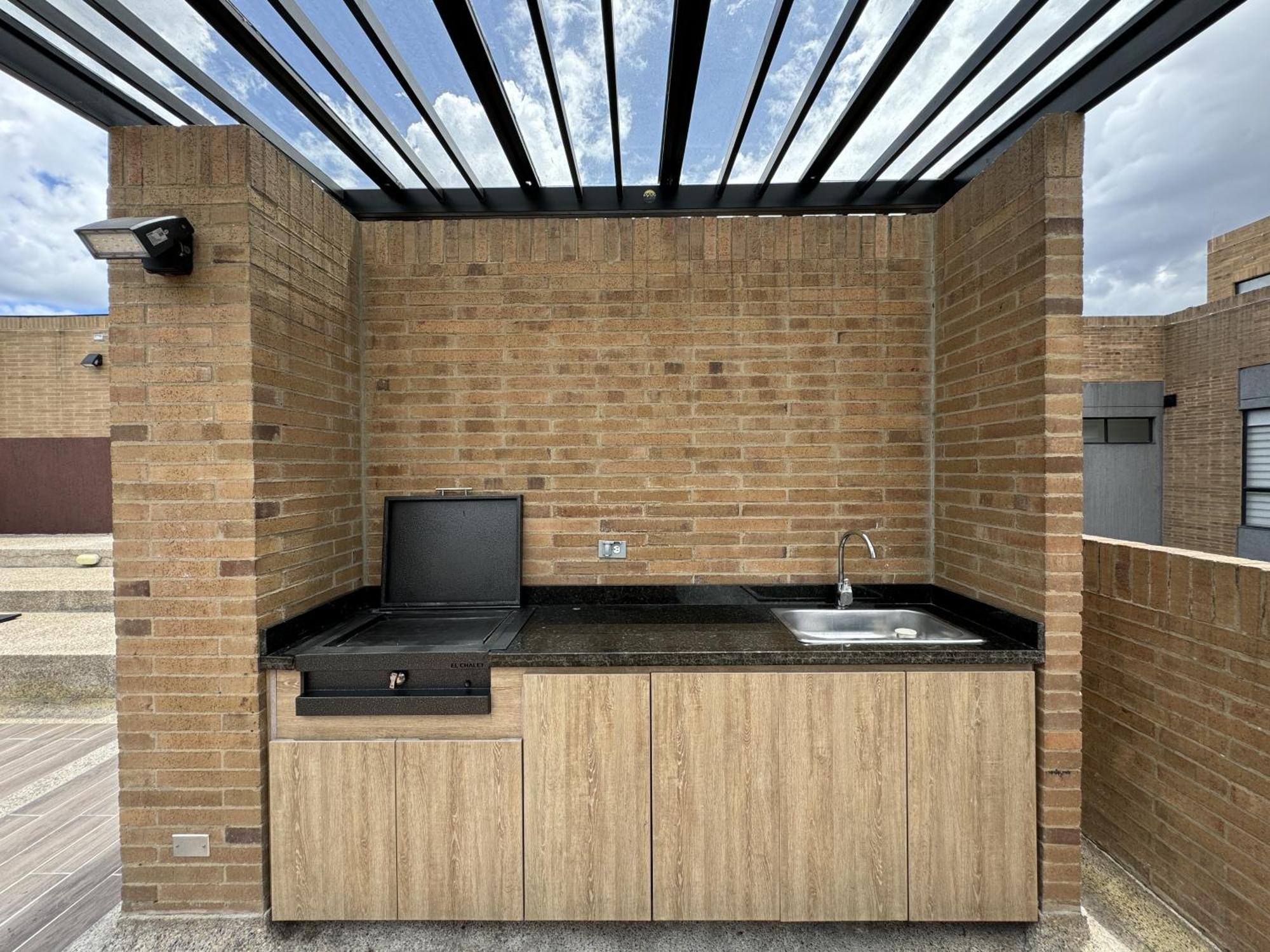 Apartamento Moderno Apto En Chapinero, A Pasos Del Parque De Hippies Con Piscina, Gimnasio Y Zonas Comunes