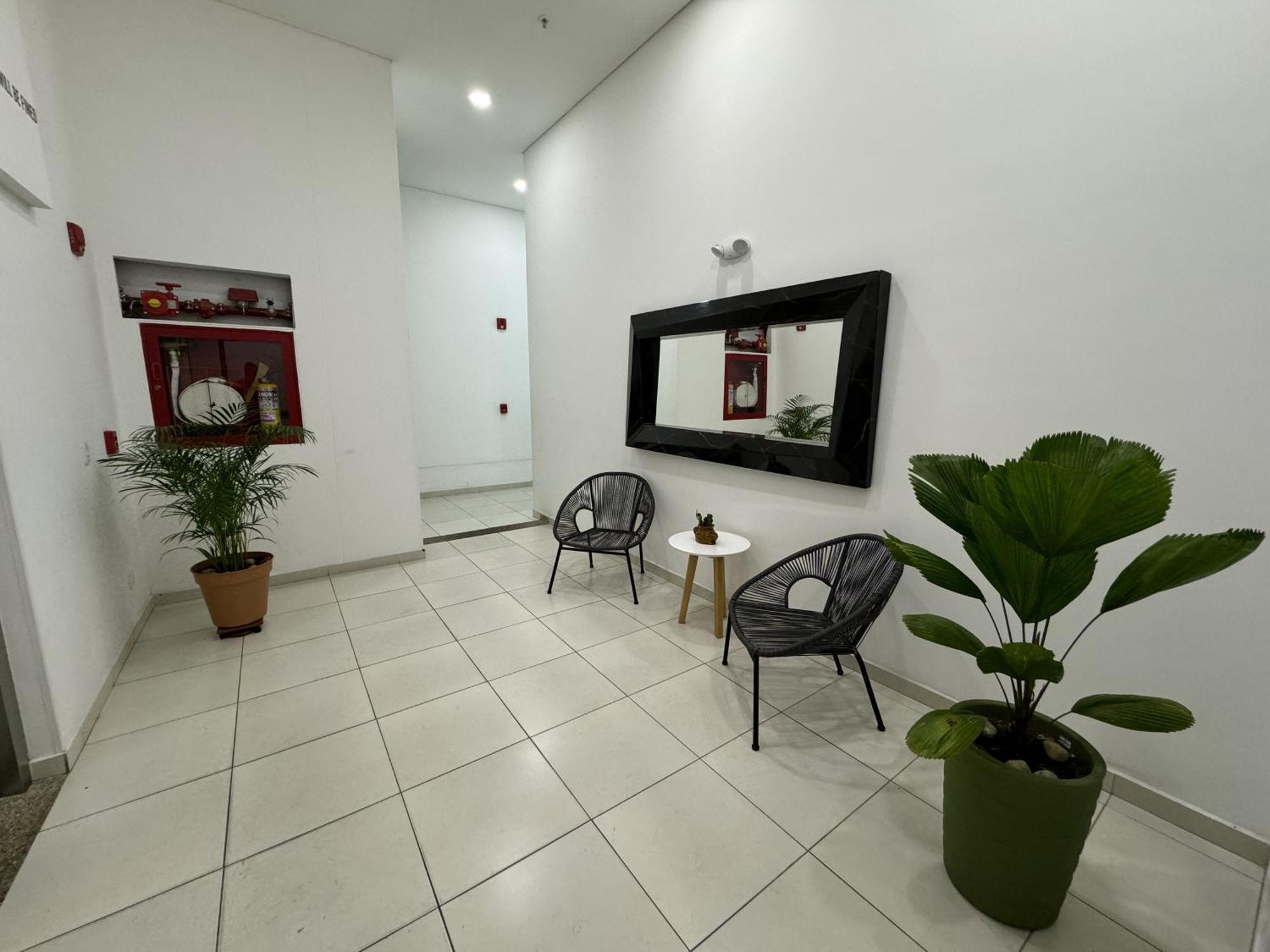 Apartamento Moderno Apto En Chapinero, A Pasos Del Parque De Hippies Con Piscina, Gimnasio Y Zonas Comunes *