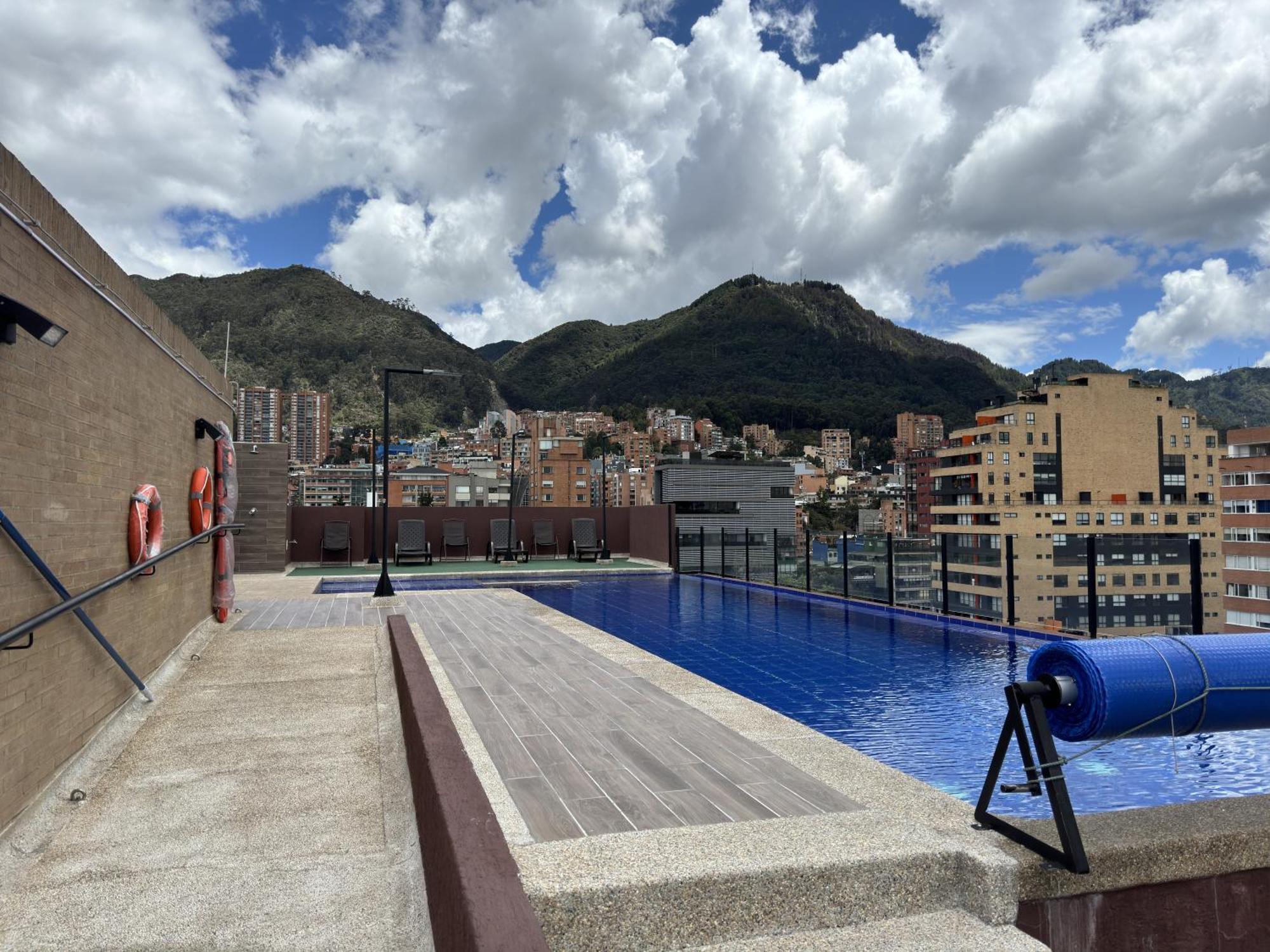 Apartamento Moderno Apto En Chapinero, A Pasos Del Parque De Hippies Con Piscina, Gimnasio Y Zonas Comunes