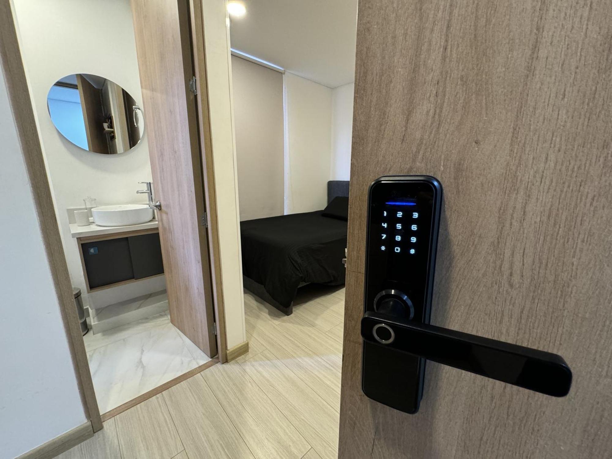 Apartamento Moderno Apto En Chapinero, A Pasos Del Parque De Hippies Con Piscina, Gimnasio Y Zonas Comunes *