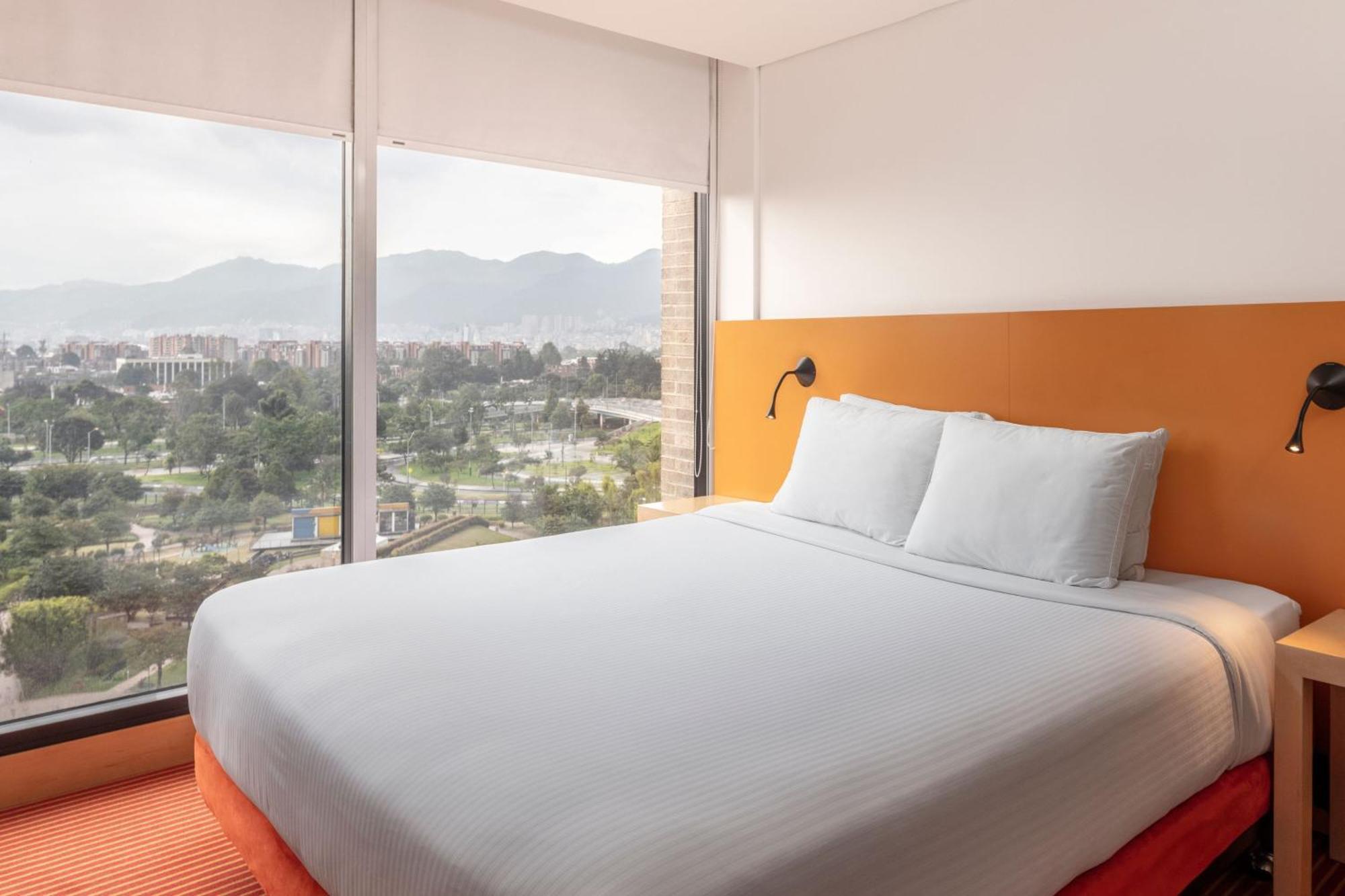 Hotel Tryp By Wyndham Embajada