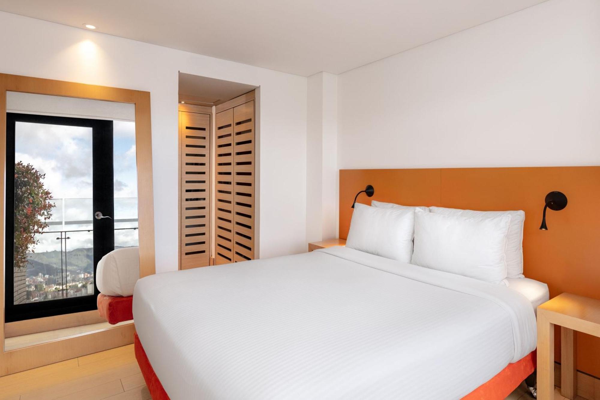 Tryp By Wyndham Embajada