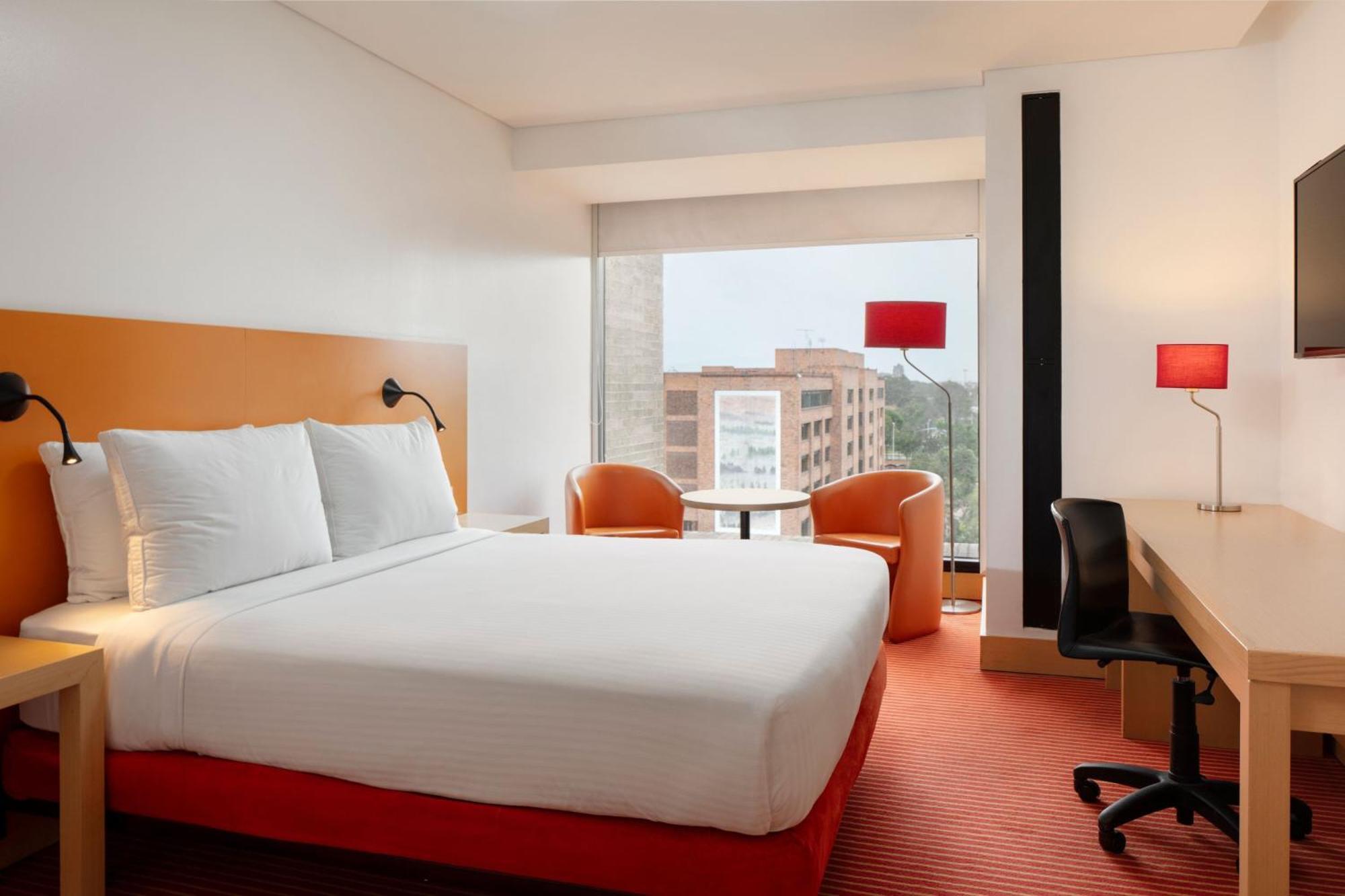 Tryp By Wyndham Embajada Hotel