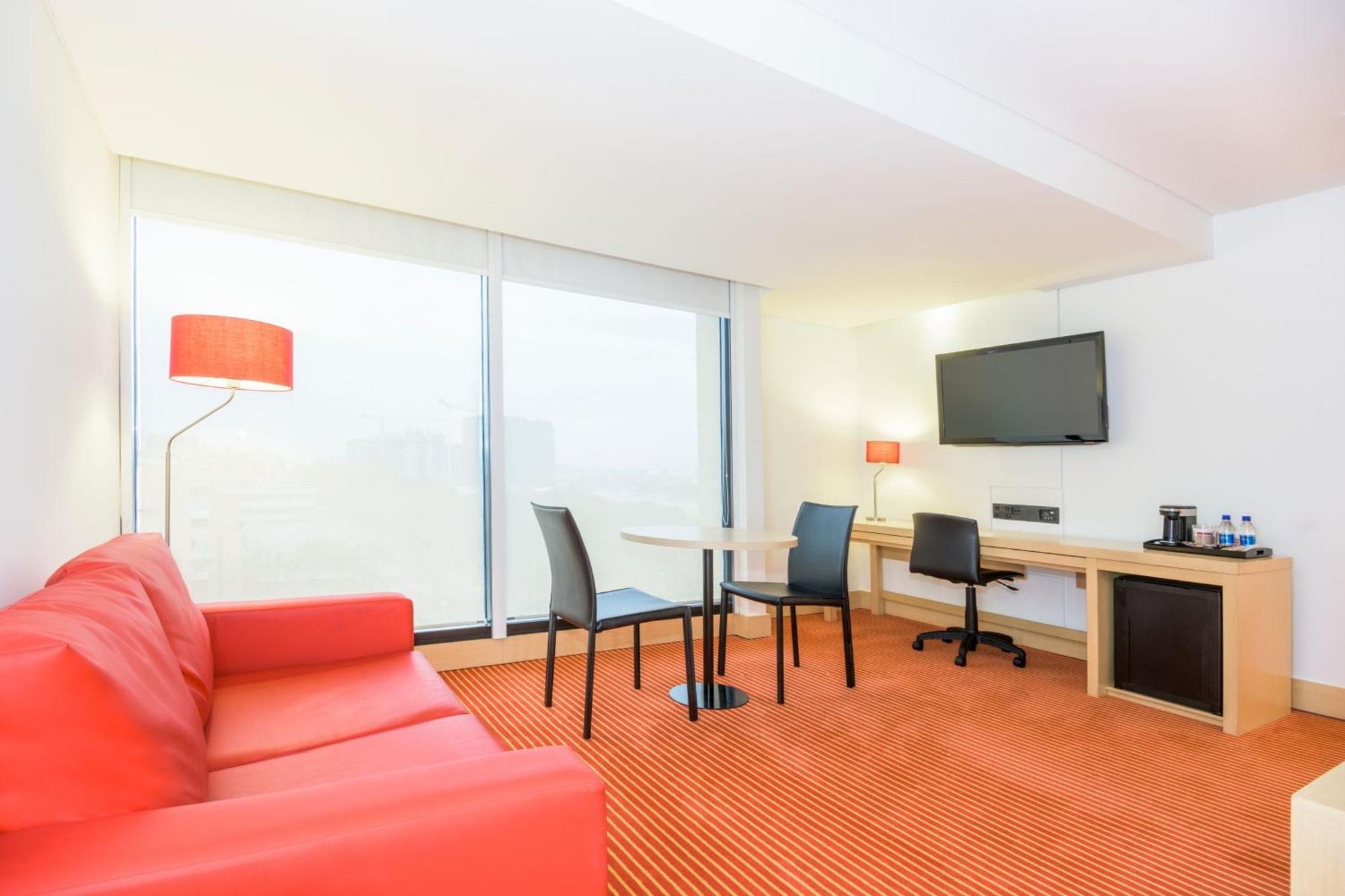 Hotel Tryp By Wyndham Embajada Bogotá