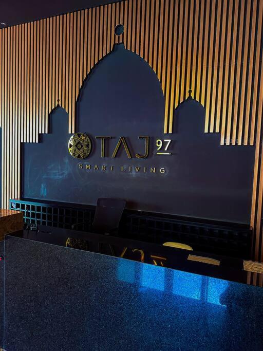 Increible - Taj Chico