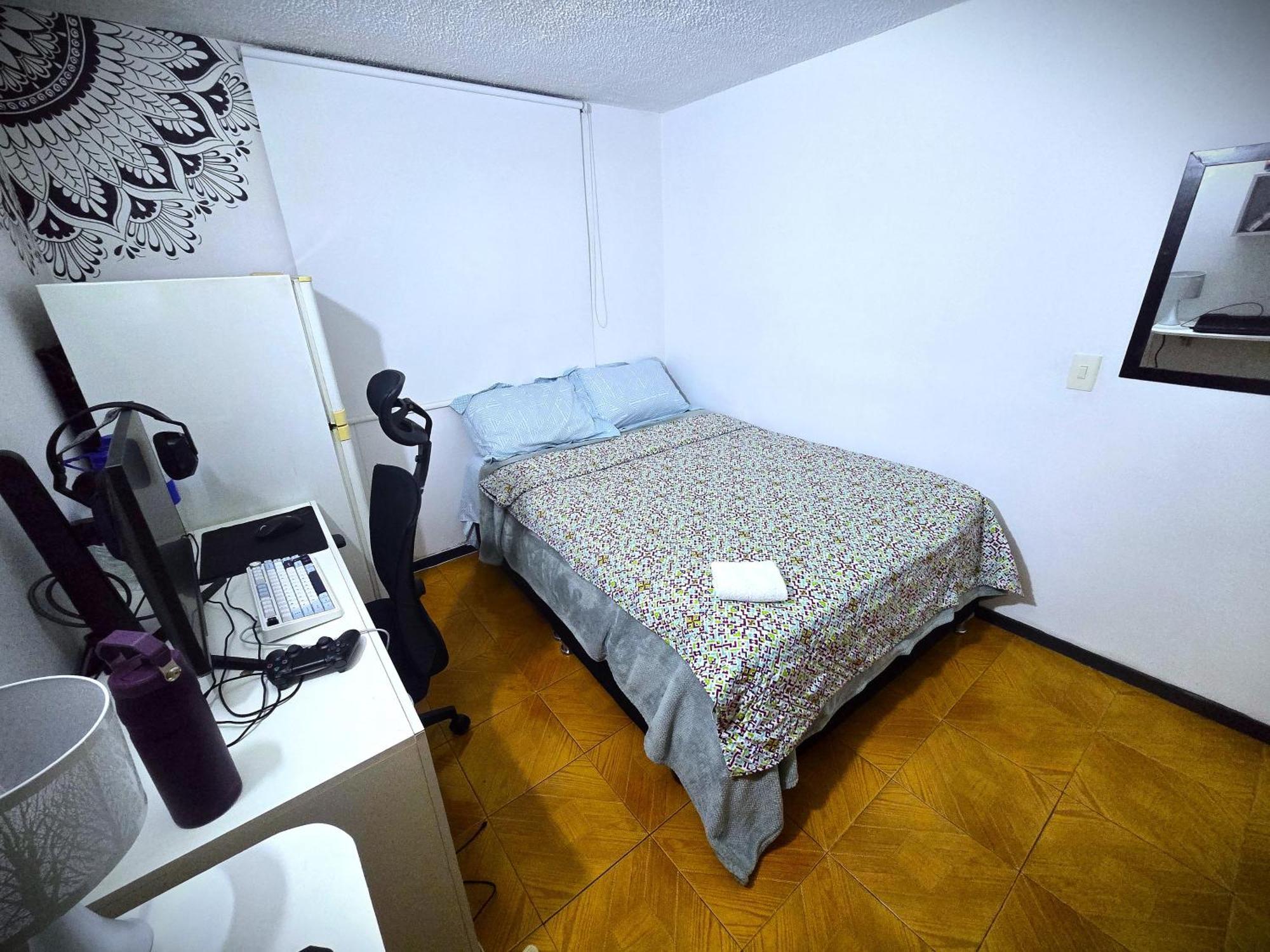 Cozy Private Room, Area In Bogota's Northern Bogotá