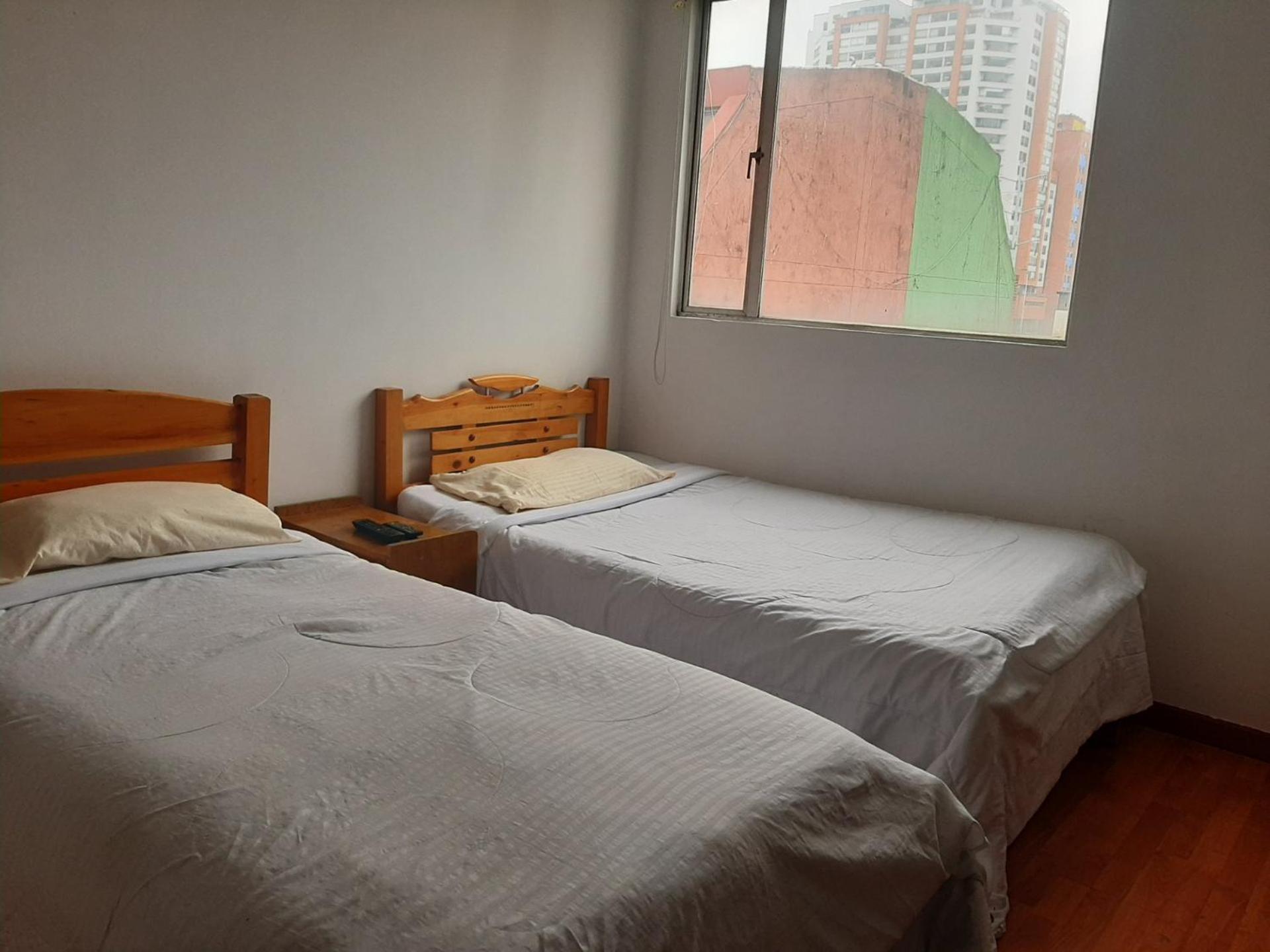 Pensión Piso Familiar Cerca Emnajada Y Sector De Corferias G12