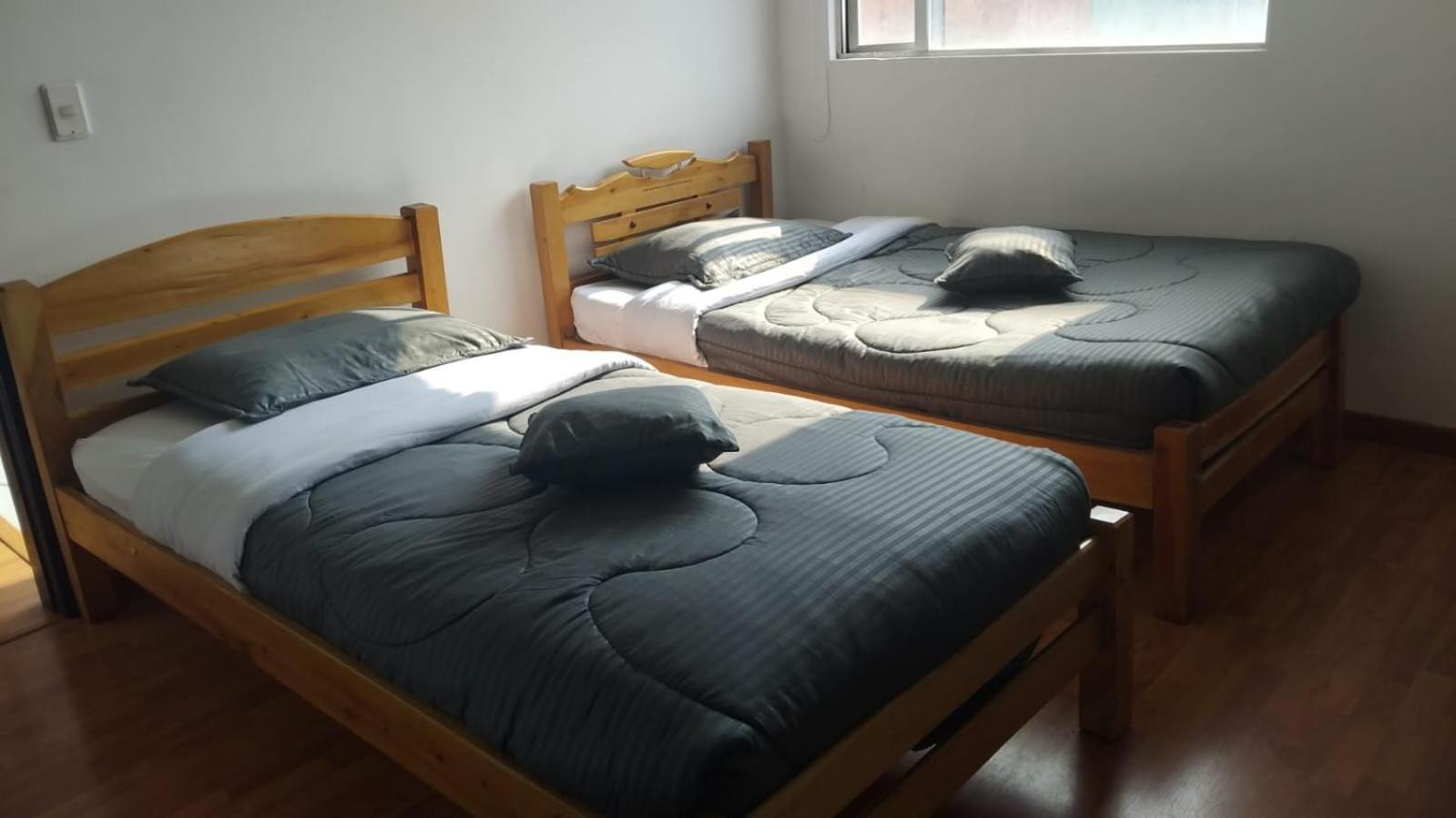 Pensión Piso Familiar Cerca Emnajada Y Sector De Corferias G12 Bogotá