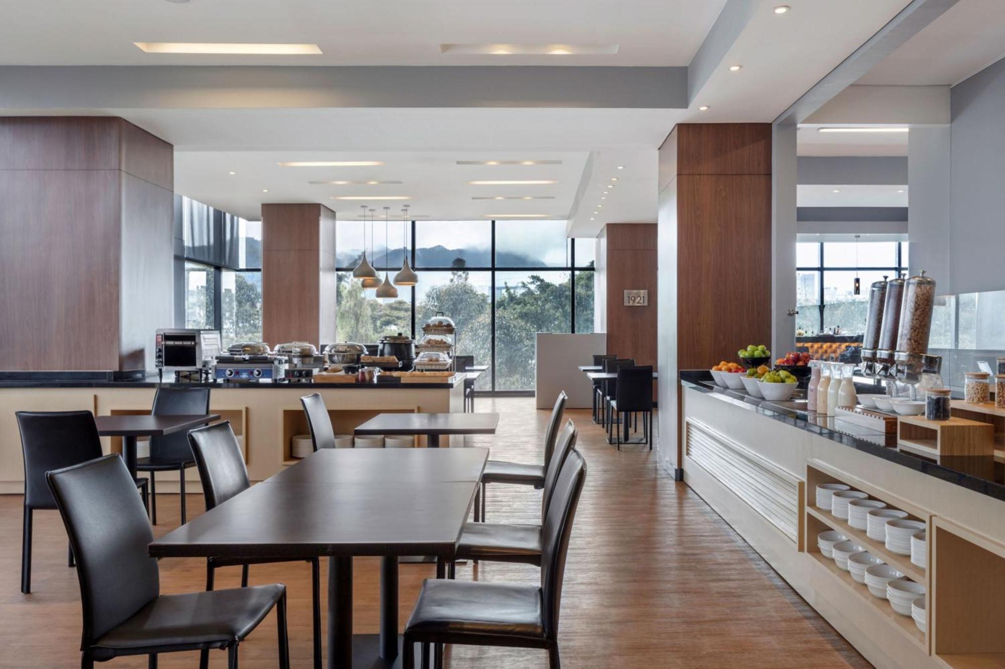 Hotel Tryp By Wyndham Embajada 4*