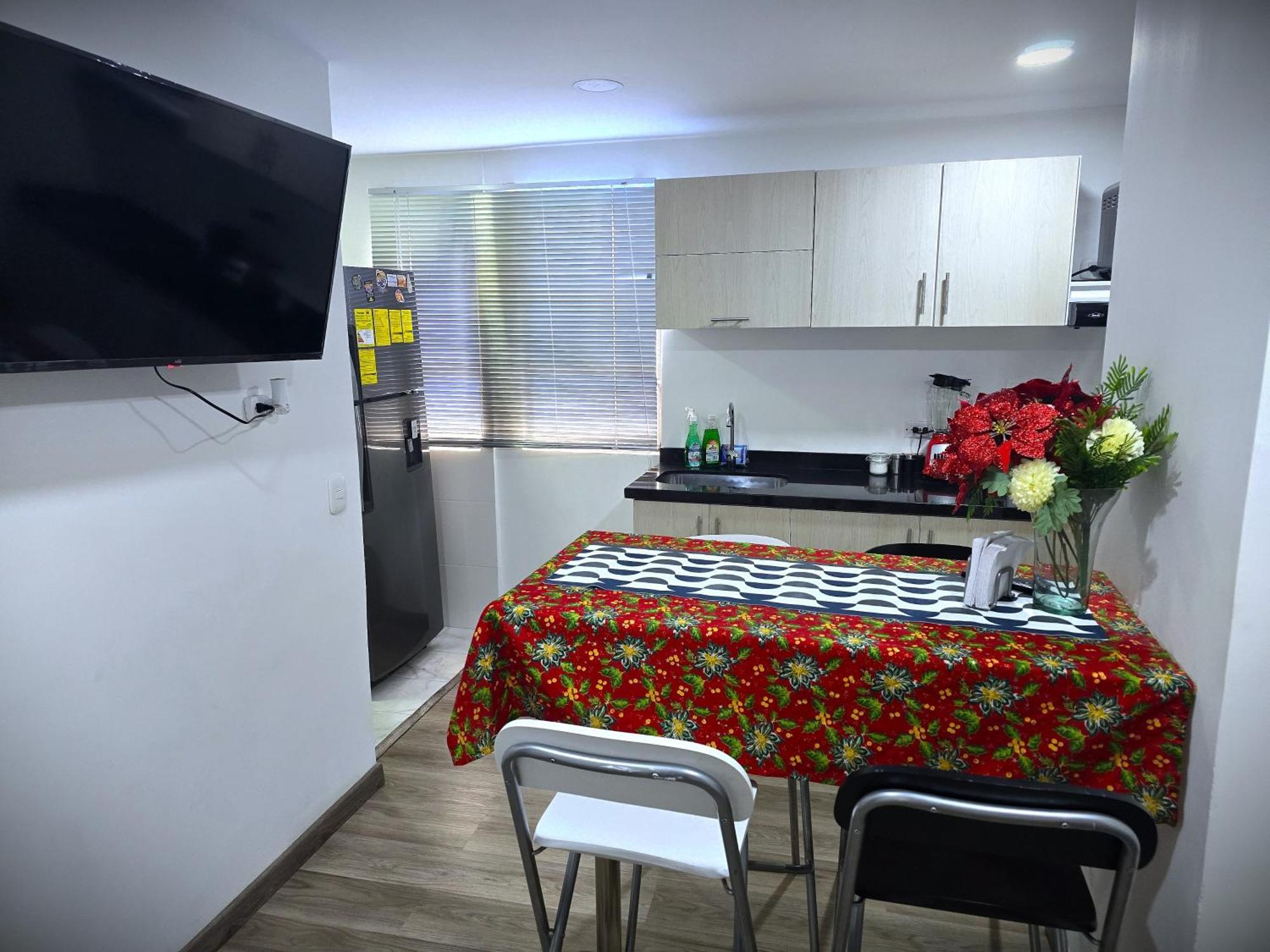 Brand-new Accommodating Up To 5 Guests, Located In The Northern Sector Of Apartamento Bogotá
