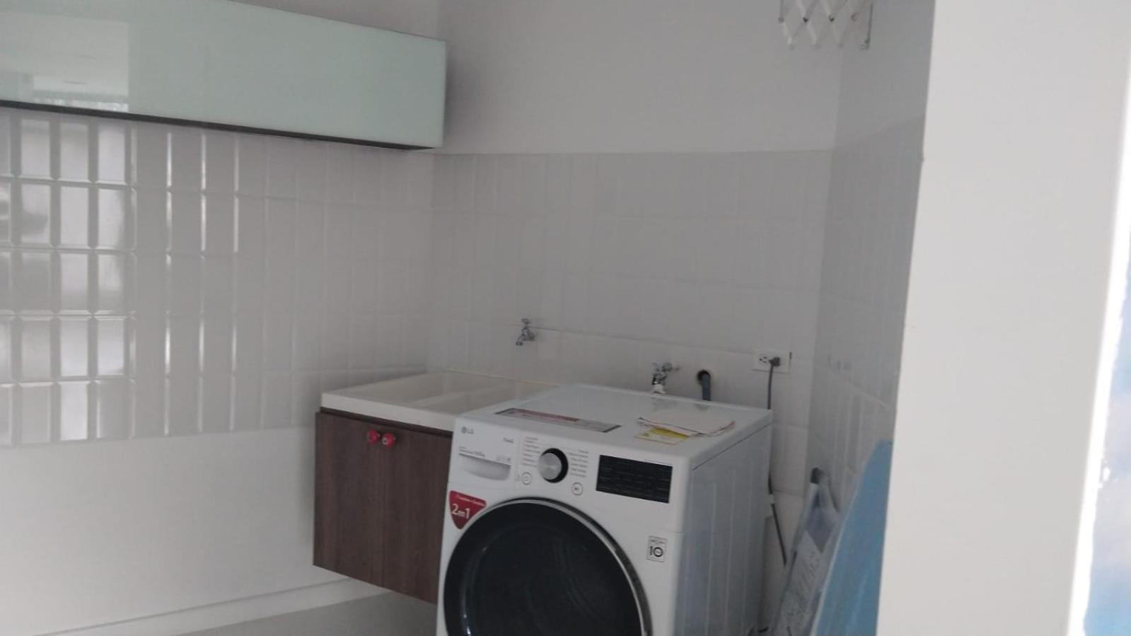 Amplio Con Servicios Incluidos * Bogotá