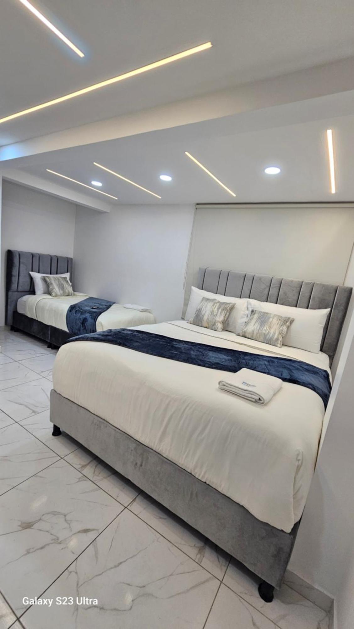 Hotel West 3*