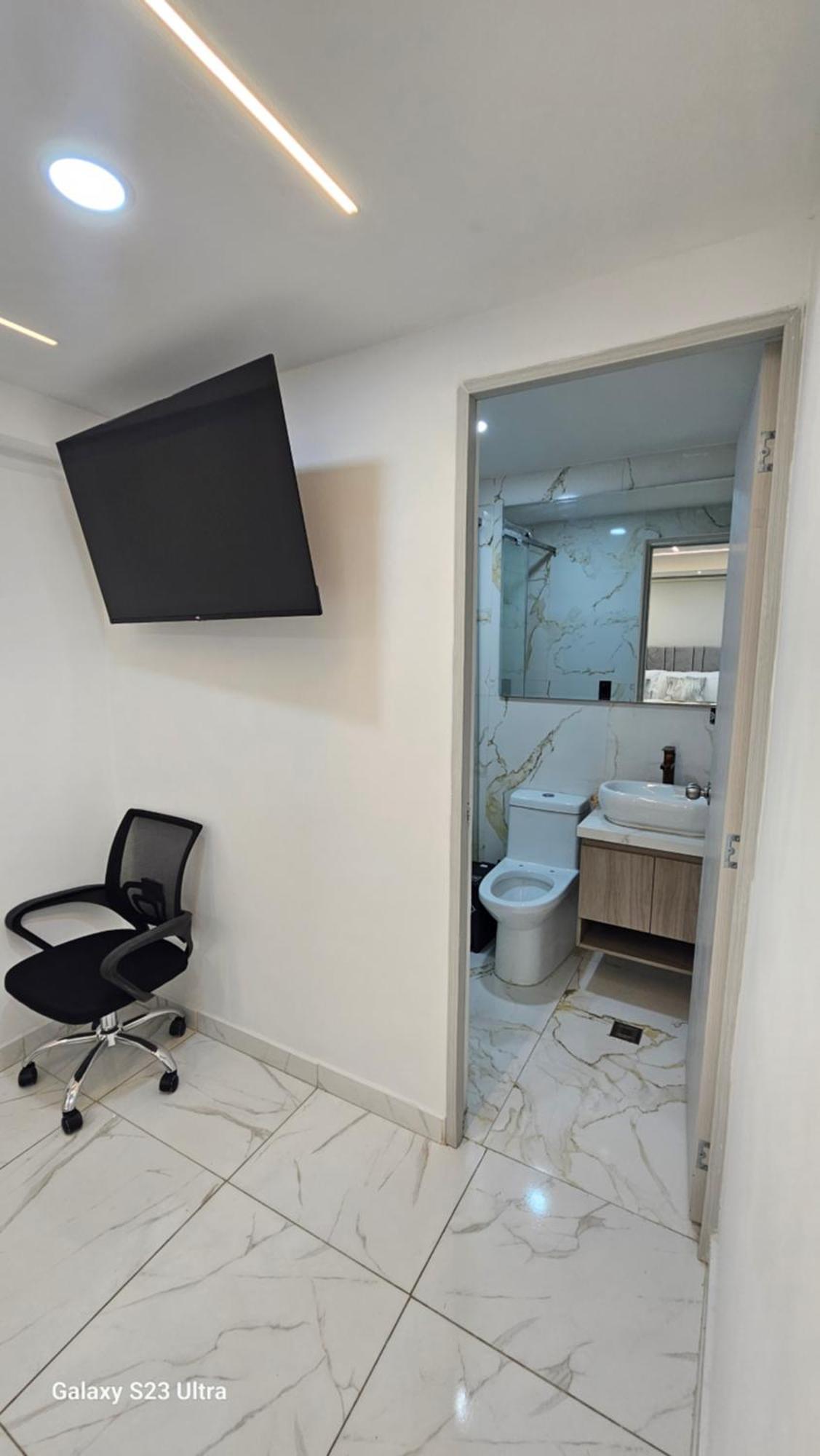 West 3* Bogotá