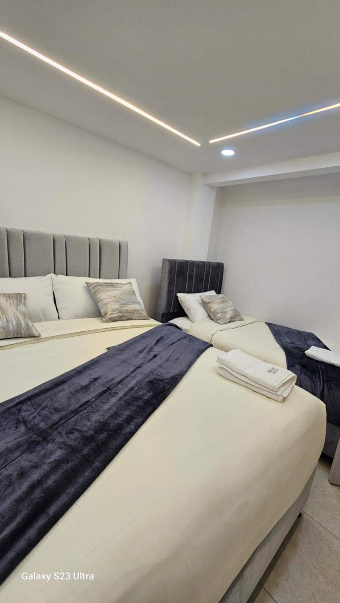 Hotel West