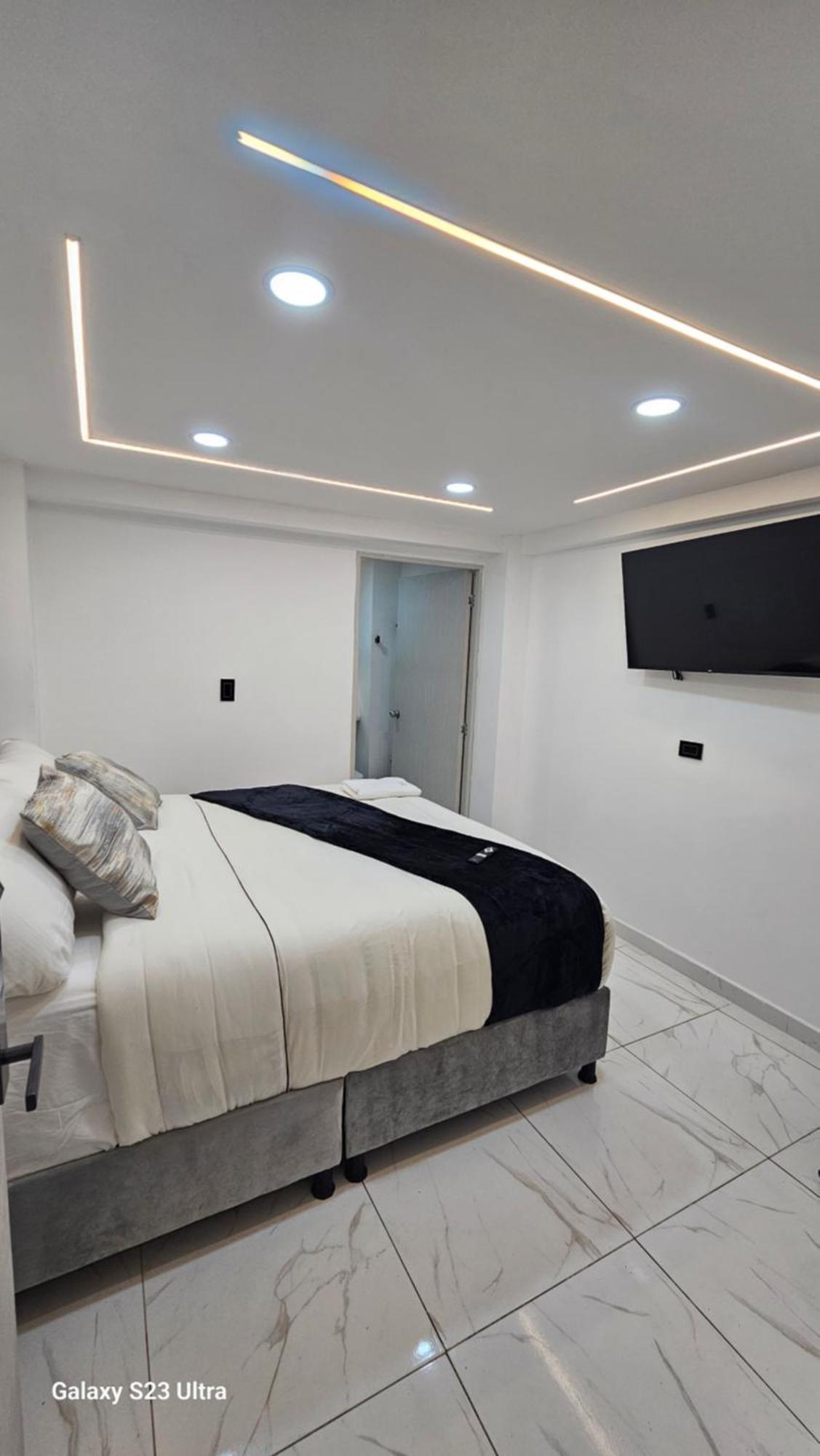 West 3* Bogotá