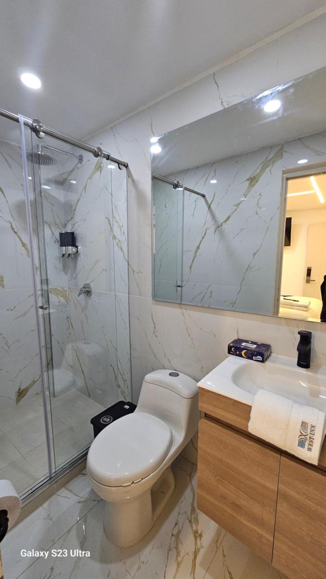 West 3* Bogotá