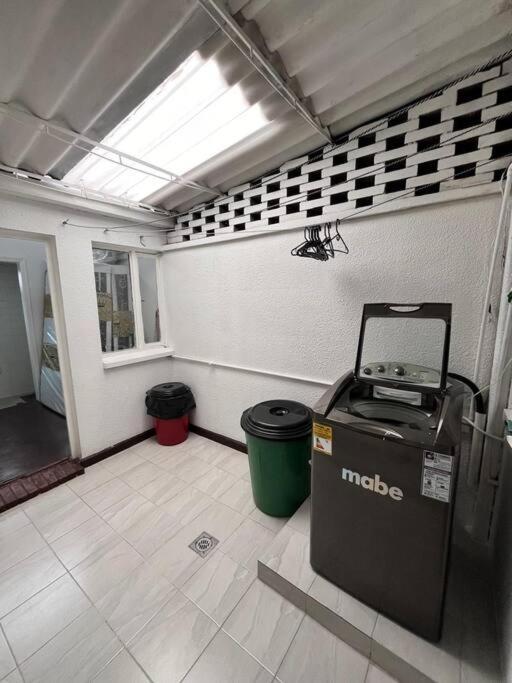 Travelers House 5 Minutes Close To The Airport *