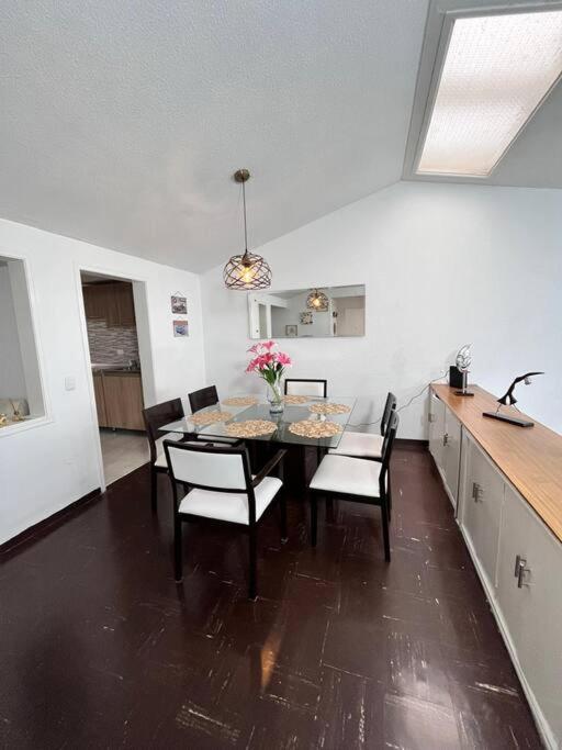 Сasa de vacaciones Travelers House 5 Minutes Close To The Airport