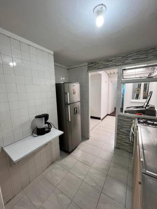 Travelers House 5 Minutes Close To The Airport Сasa de vacaciones *