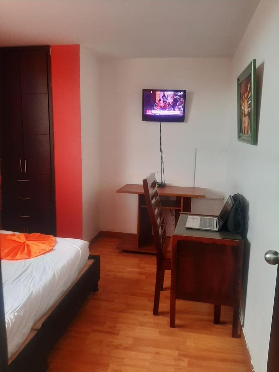 Sector De Corferias , Y , A 10 Cuadras Embajada Americana , Cerca Al , G 12 , Universidad Nacional , Aeropuerto A 2 Cuadras Estacion Ciudad Universitaria Marque-tresdiecisietecincoveintisieteveintiseistreintayuno Hotel Bogotá