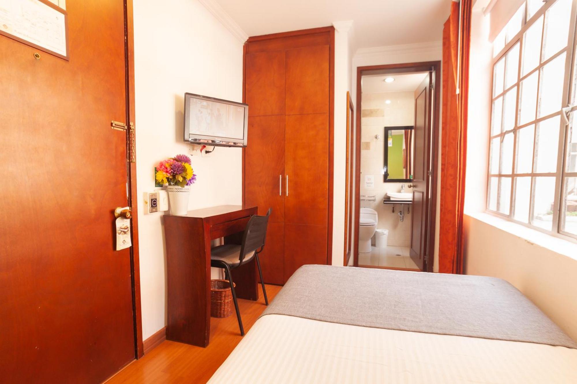 Apartahotel Apartasuites Plaza Antigua