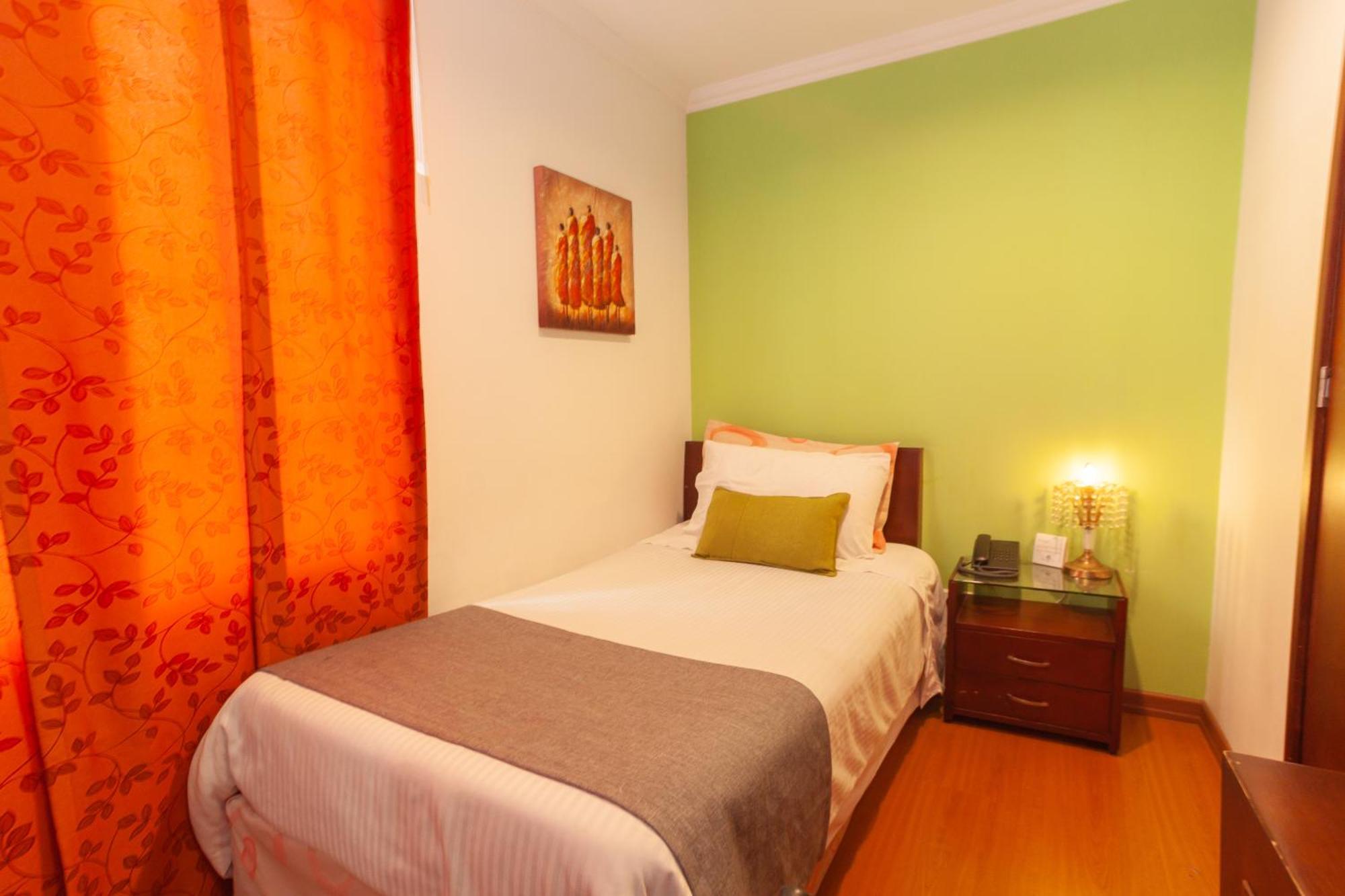 Apartasuites Plaza Antigua *