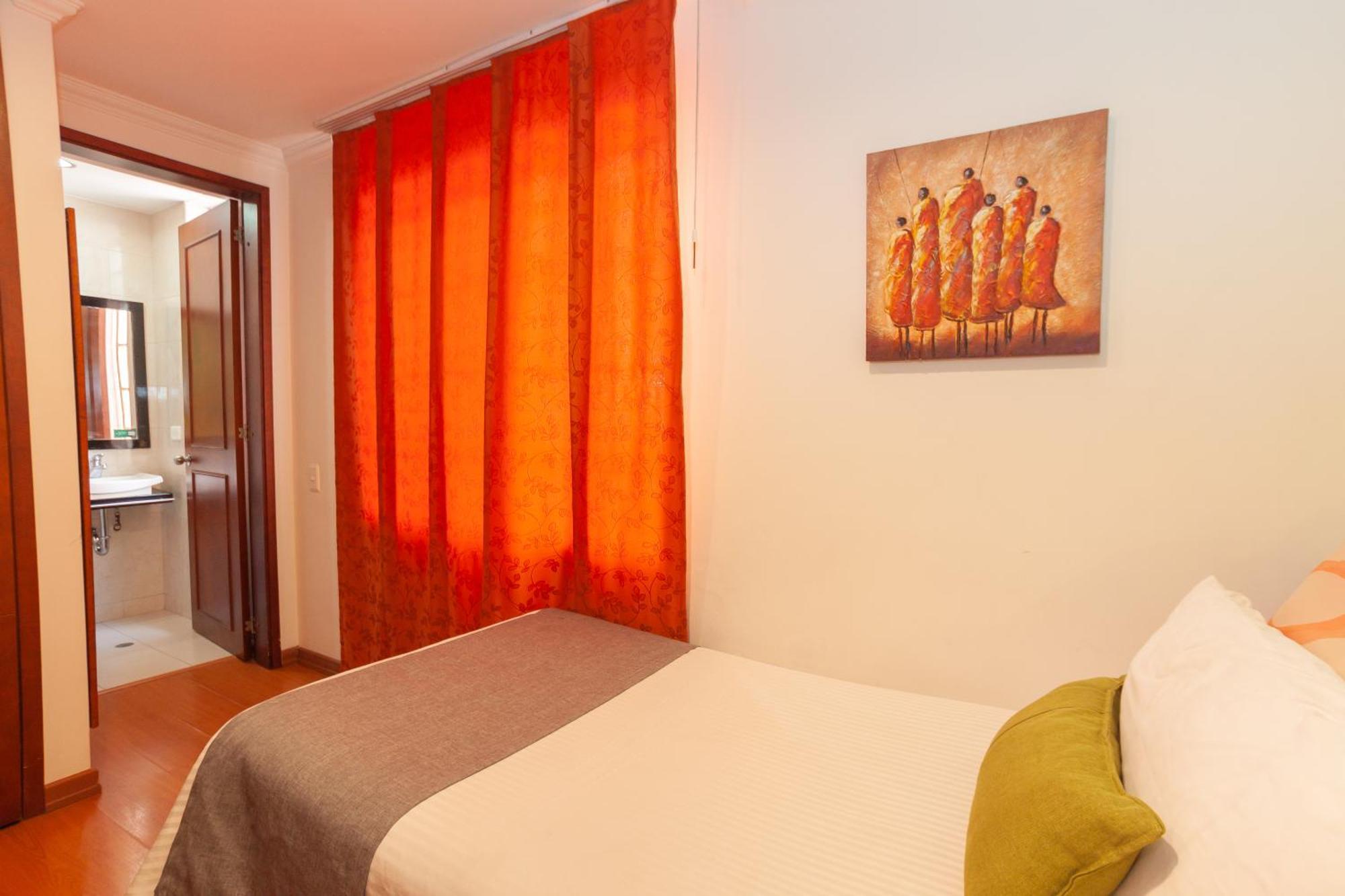 Apartahotel Apartasuites Plaza Antigua *