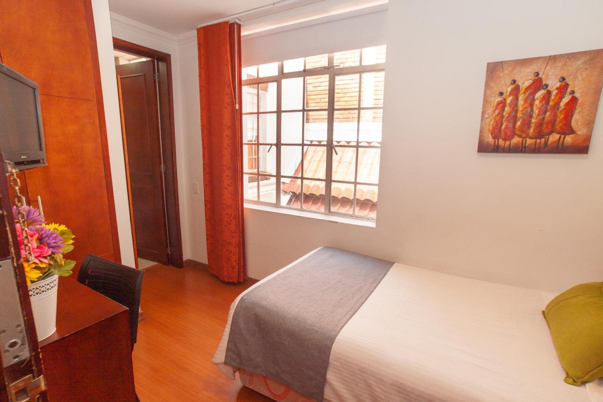 Apartahotel Apartasuites Plaza Antigua