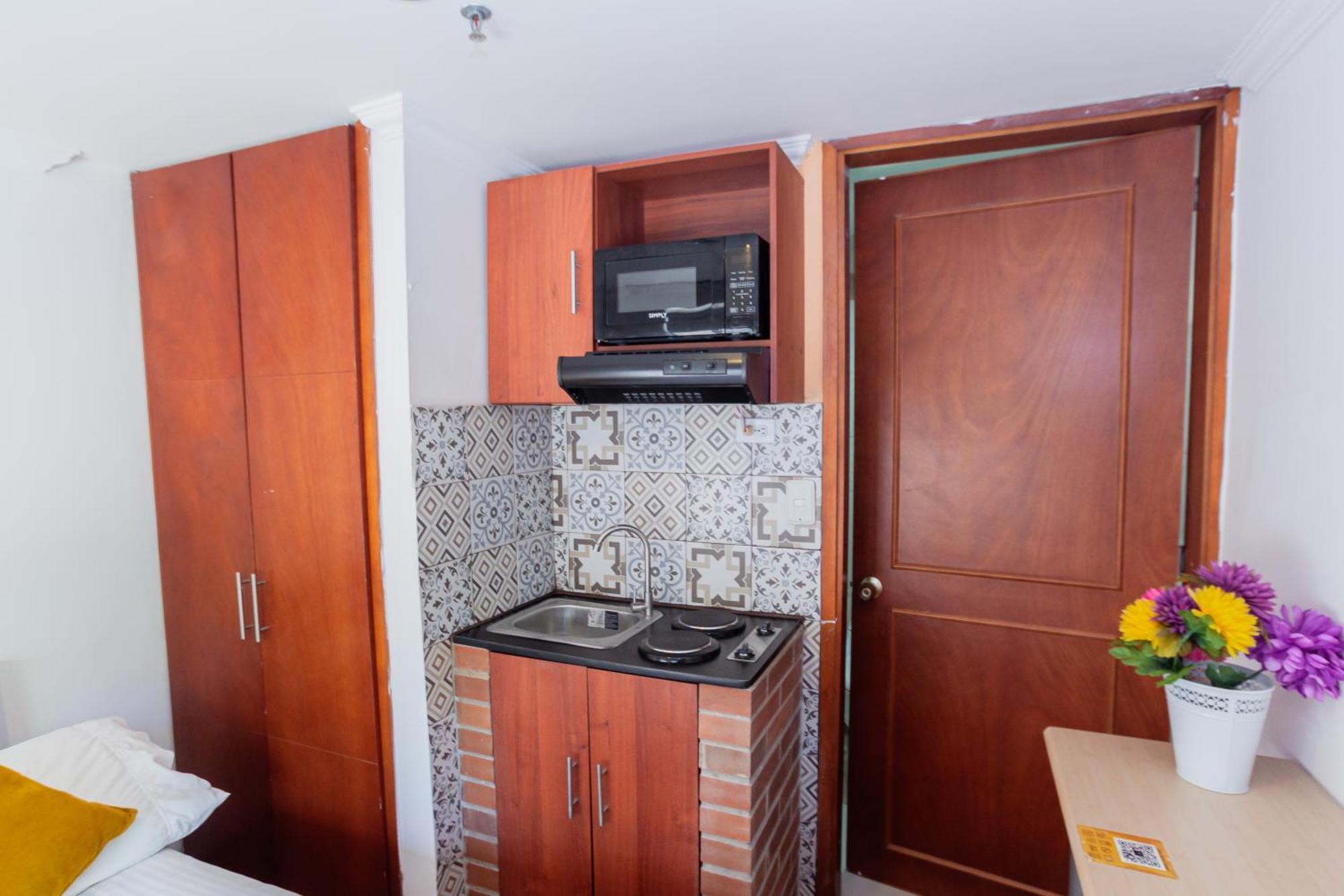 Apartasuites Plaza Antigua Apartahotel