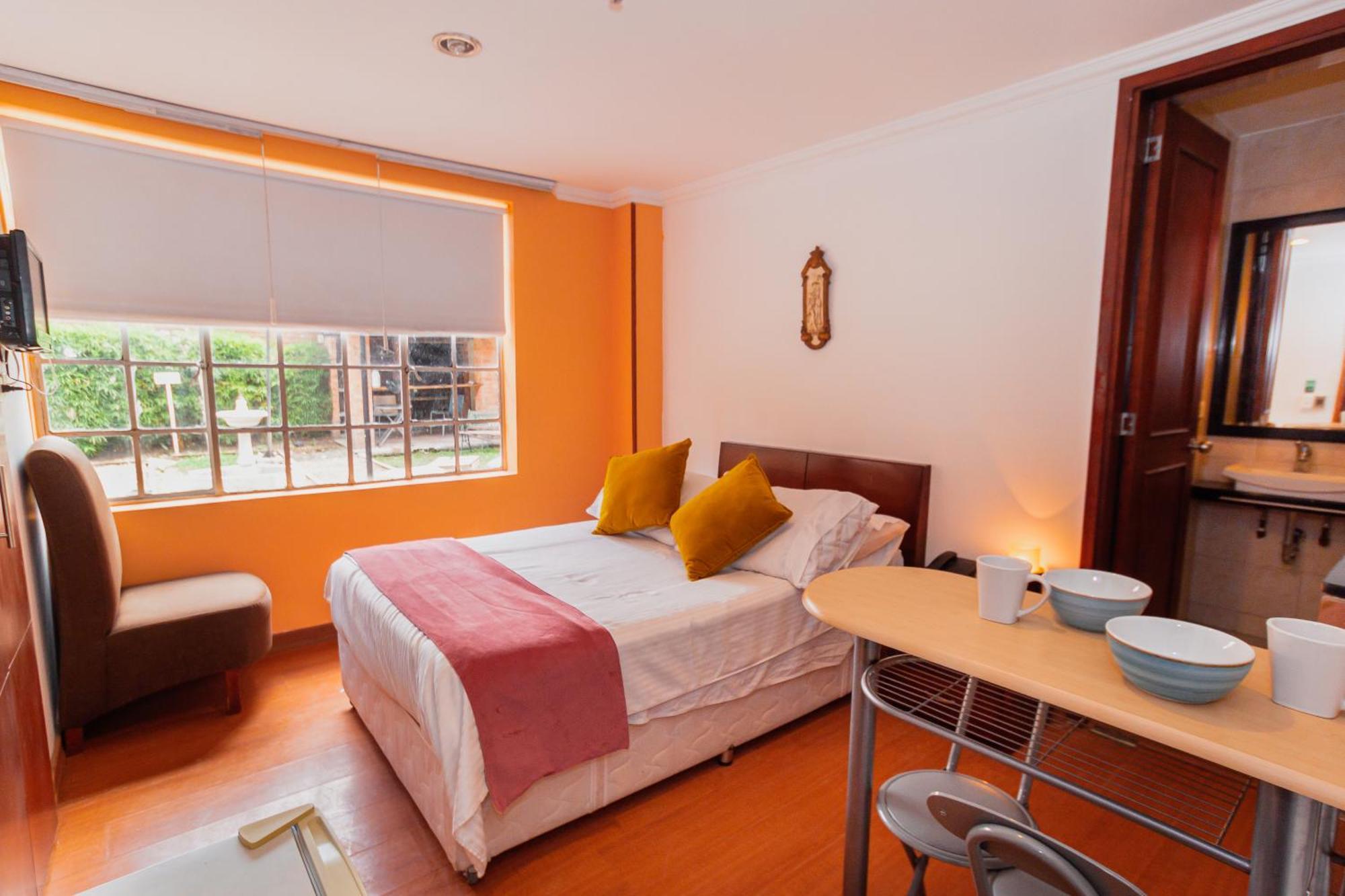 Apartahotel Apartasuites Plaza Antigua