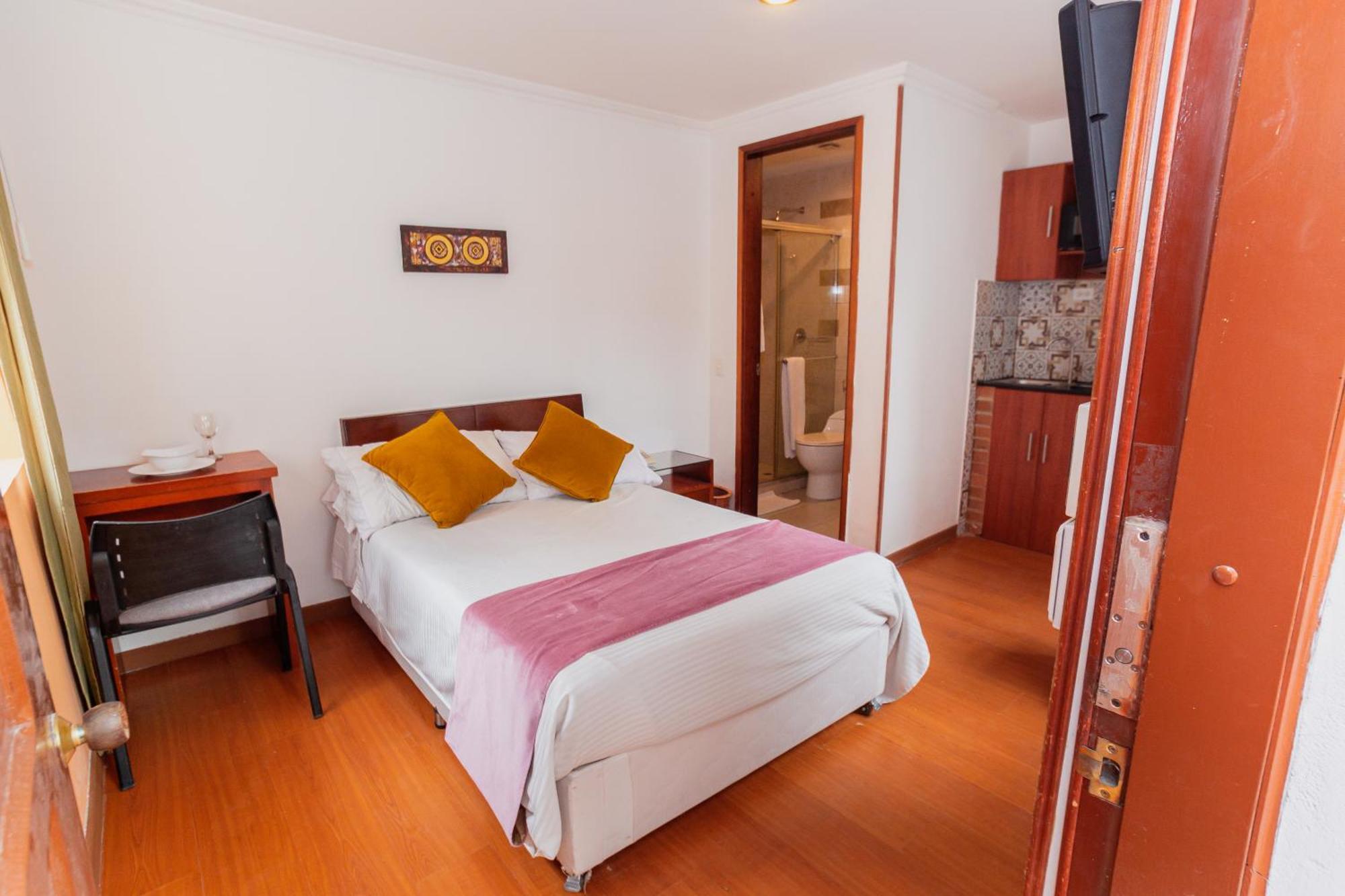 Apartasuites Plaza Antigua Apartahotel