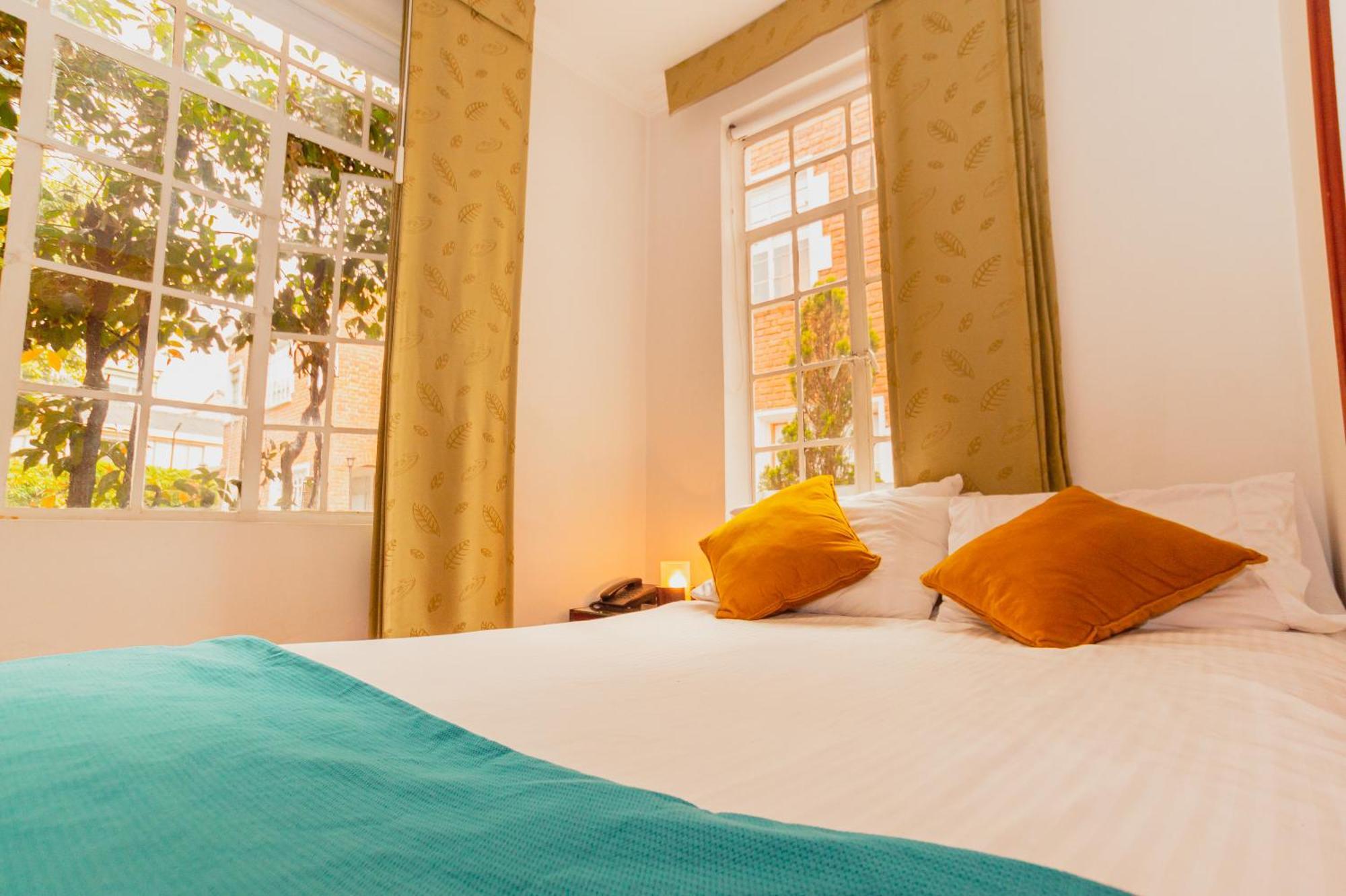 Apartahotel Apartasuites Plaza Antigua