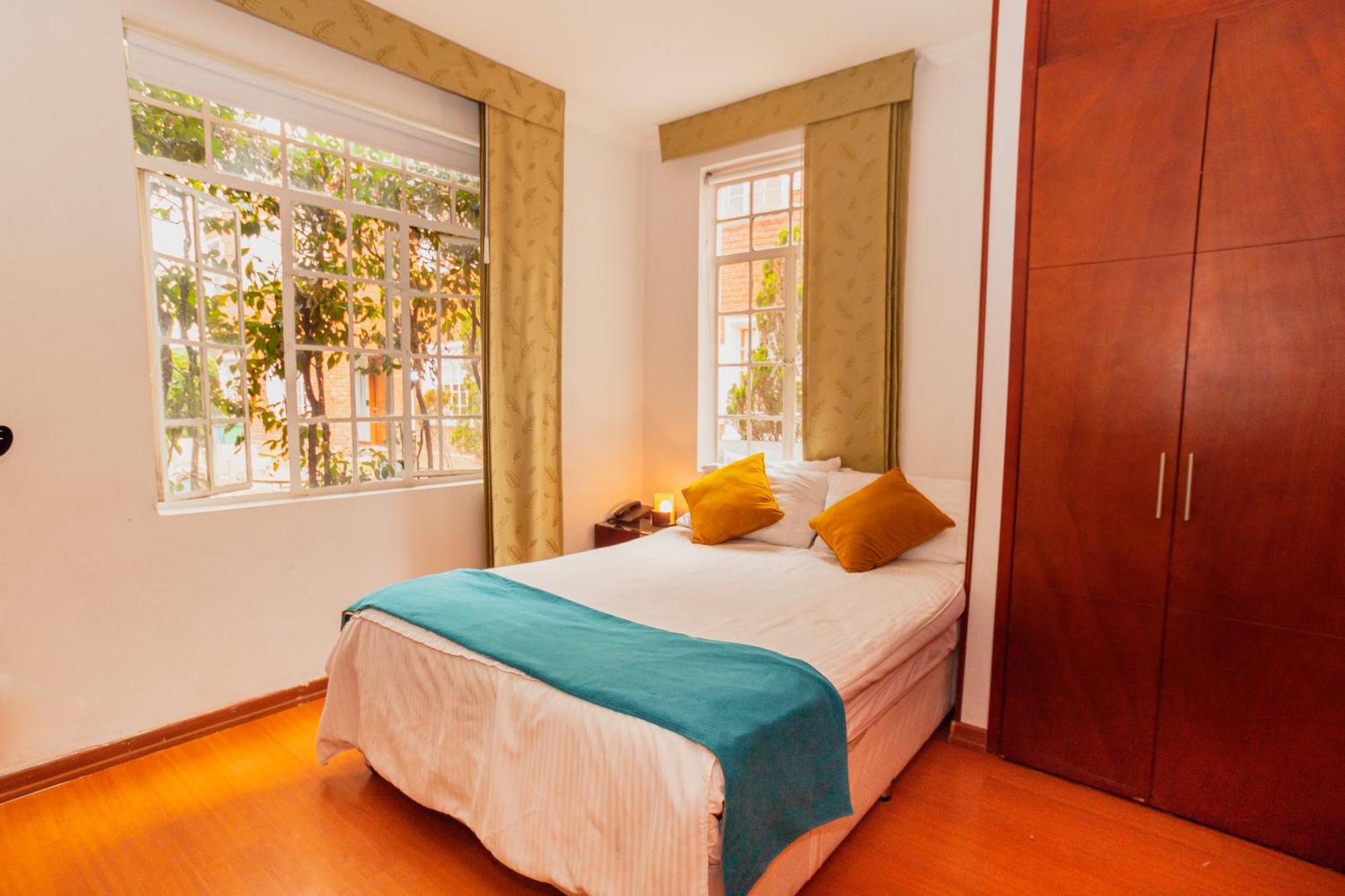 Apartasuites Plaza Antigua