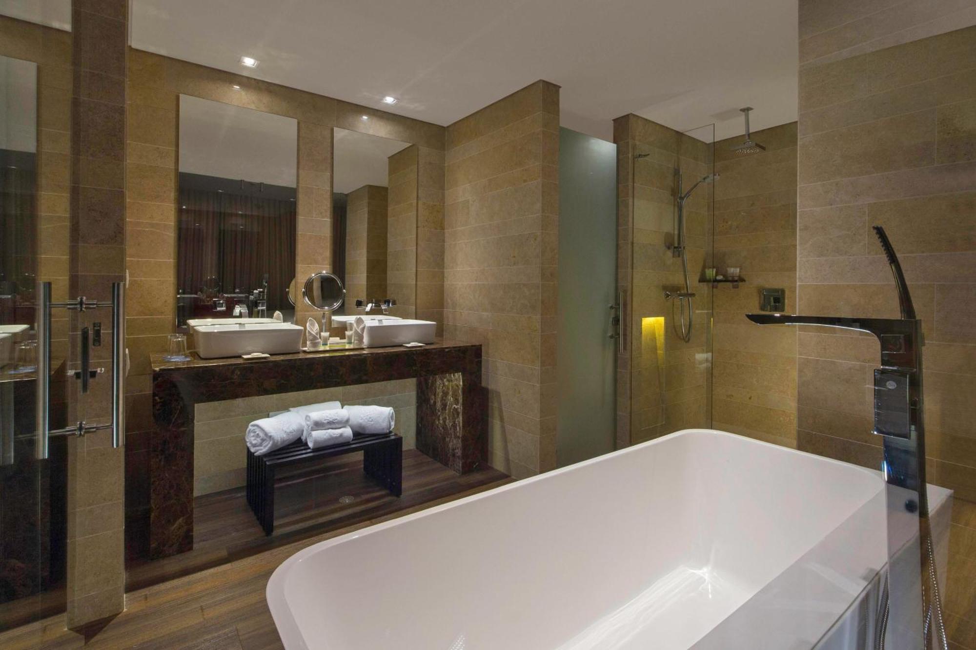 Four Points By Sheraton Hotel 4*