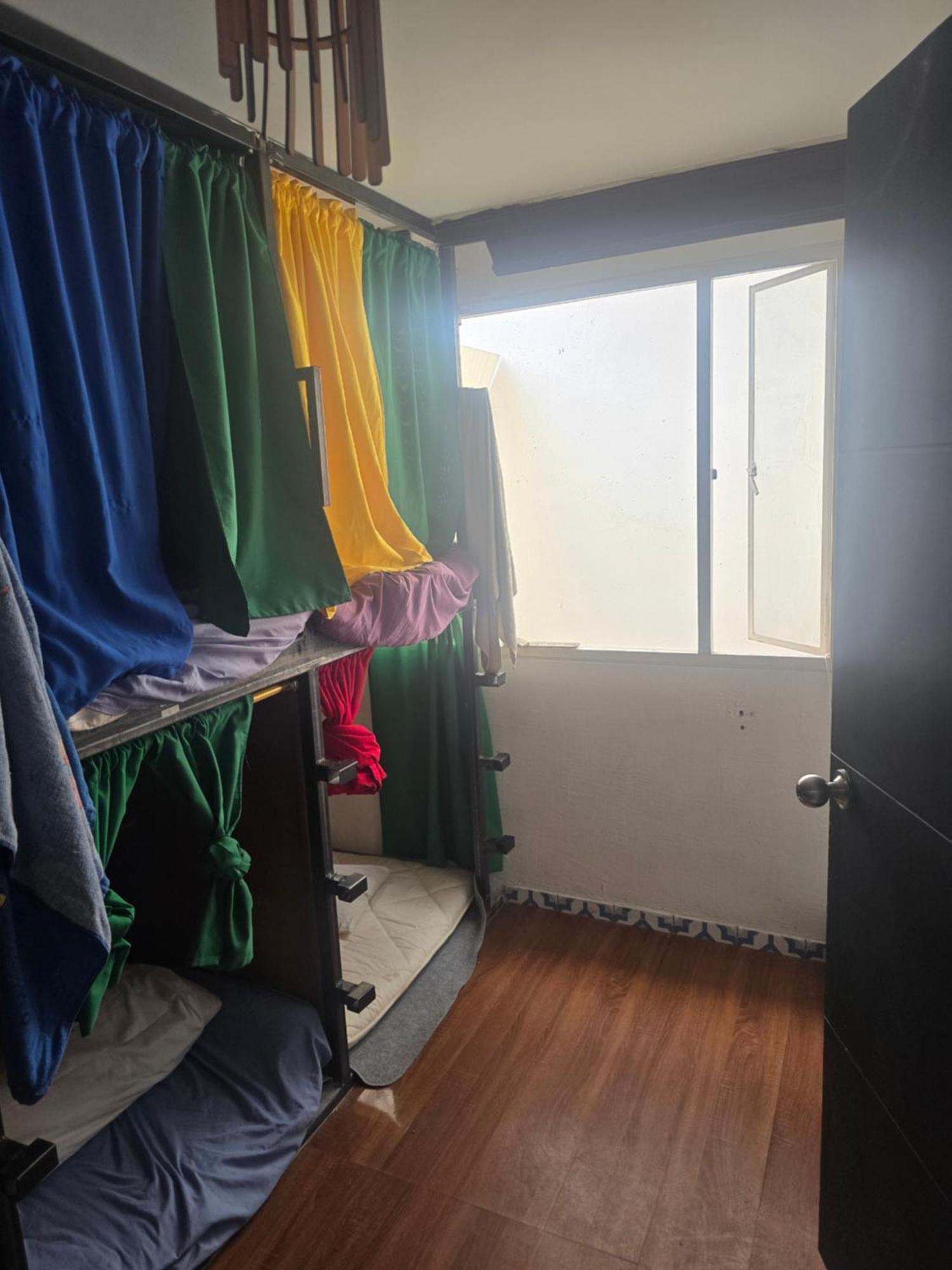 Portelli Hostal-zona G Para Extranjeros *