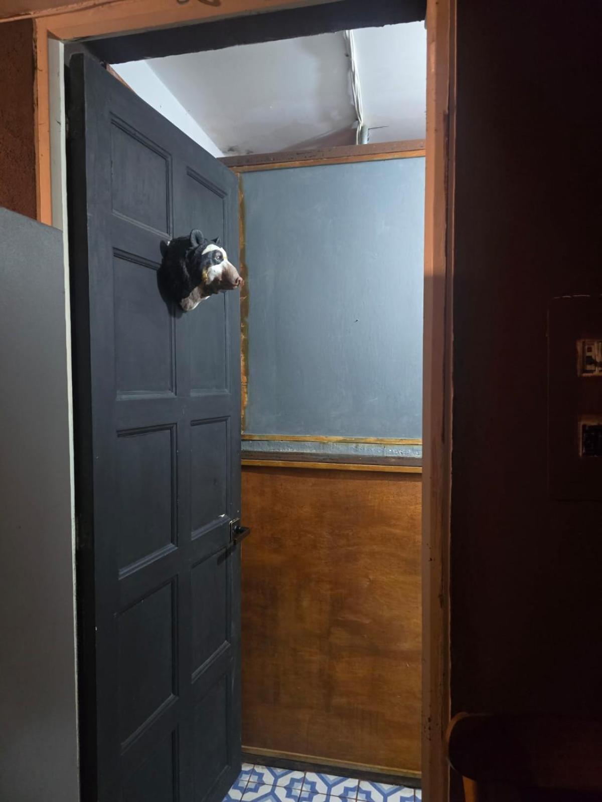 Portelli Zona G- Extranjeros Hostal