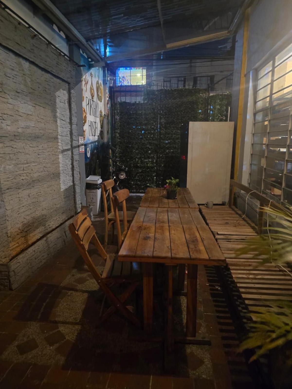 Portelli Zona G- Extranjeros Hostal *