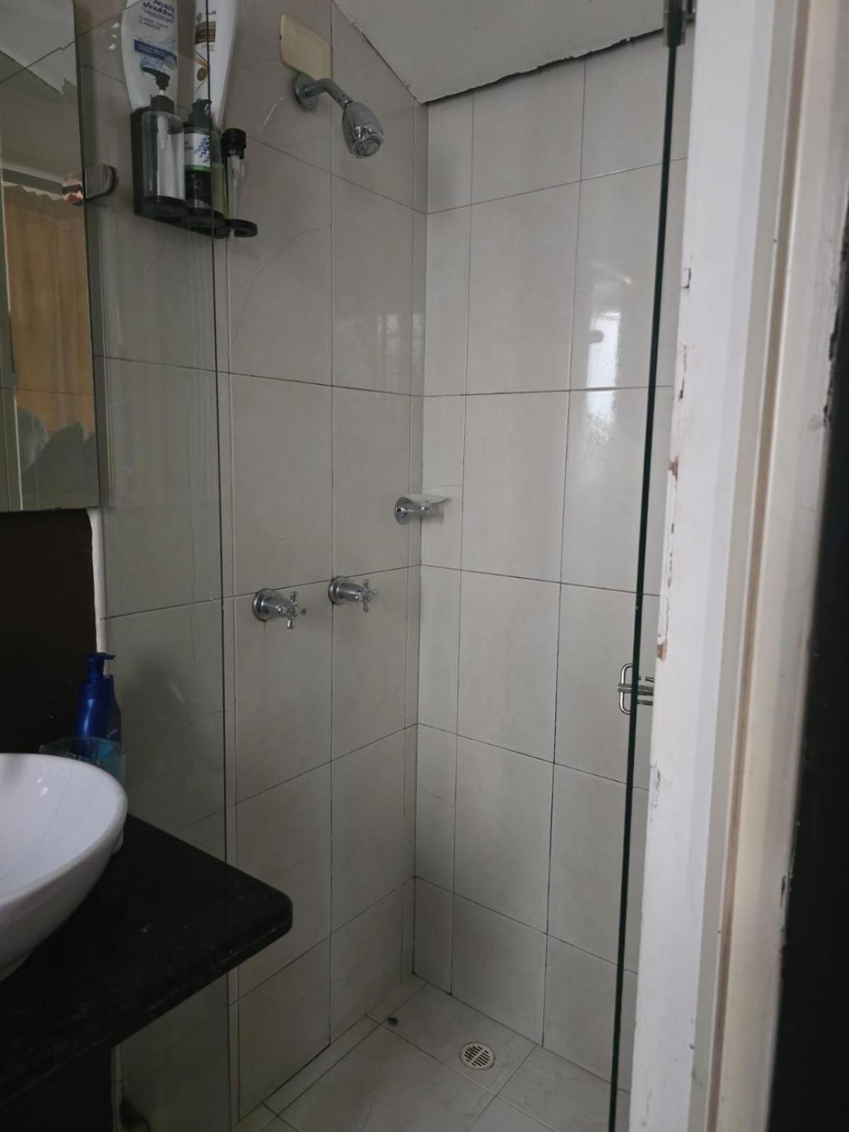 Portelli Zona G- Extranjeros Hostal