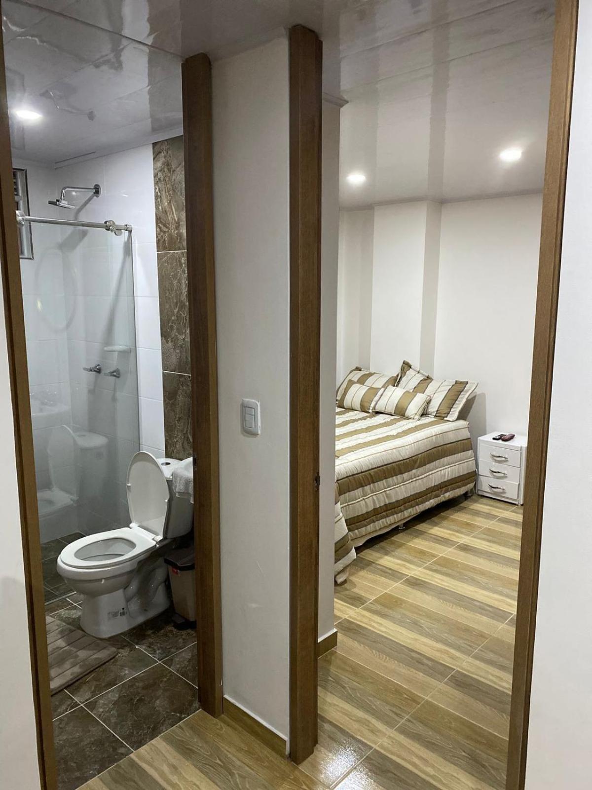 En Zona Comercial Apartment *