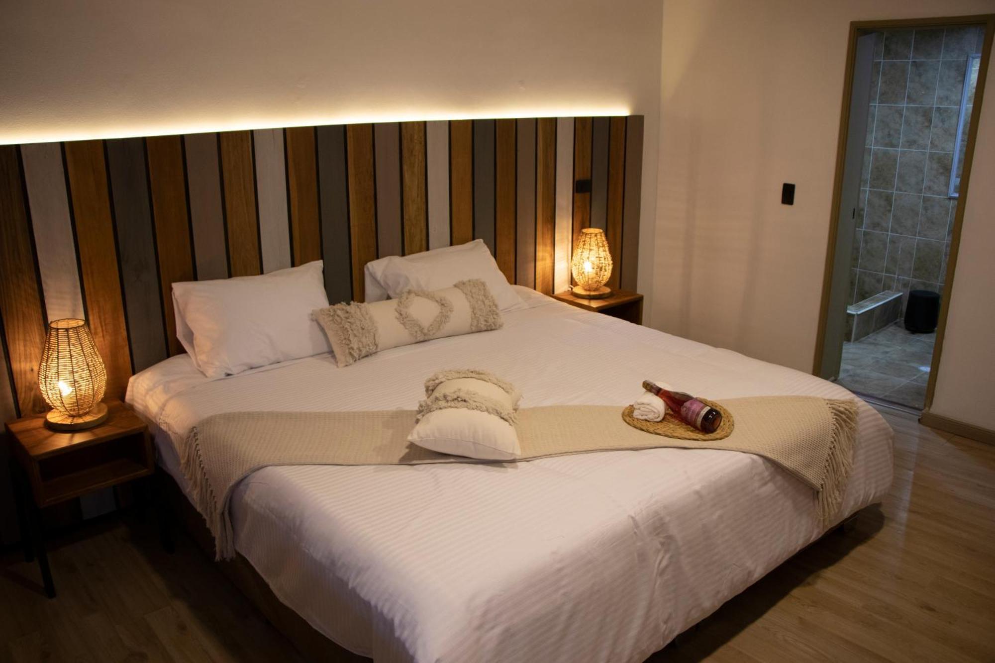 Hotel Marbore & Bogotá