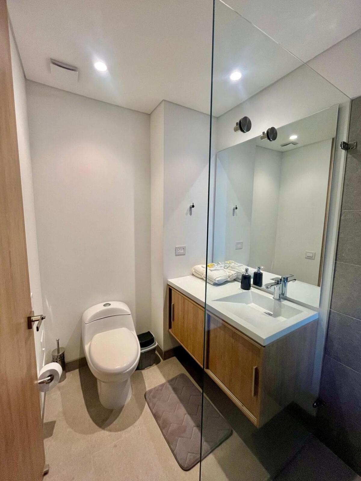 Business Near To Us Embassy And Corferias By Tsi Management, Free Parking Apartamento