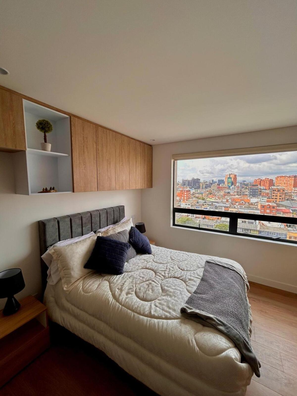 Business Near To Us Embassy And Corferias By Tsi Management, Free Parking * Bogotá