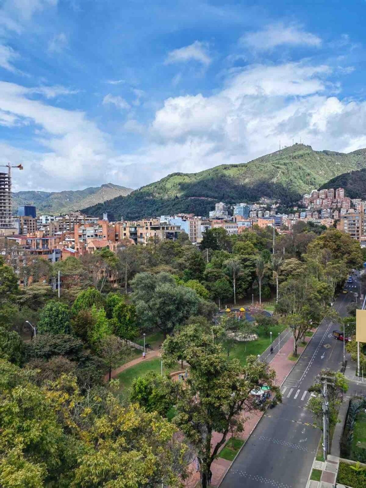 Apartamento Modern 702 In El Virrey With Balcony & Amenities Bogotá
