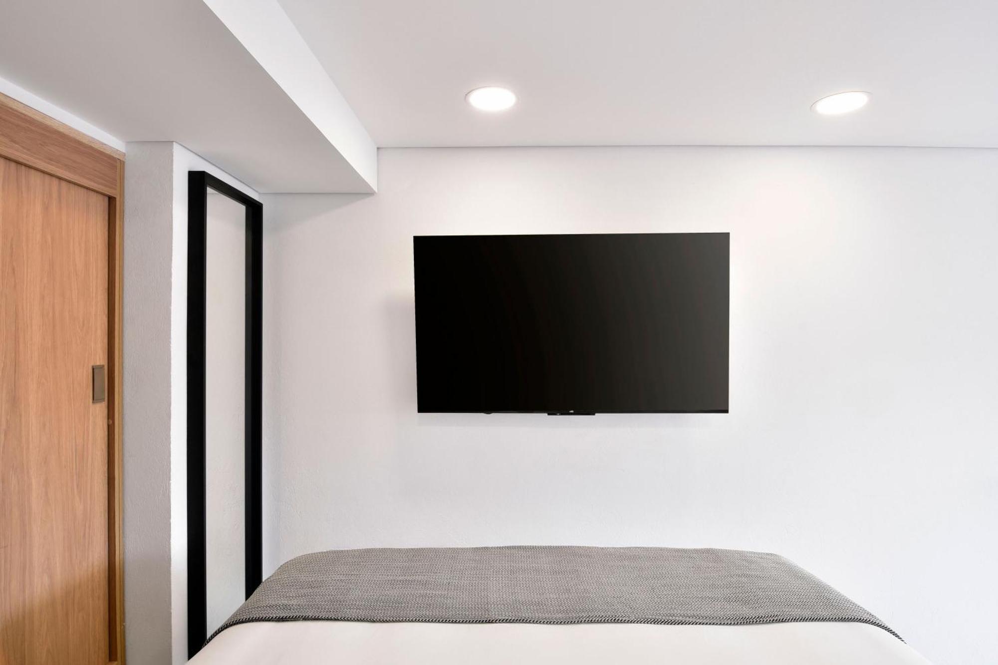 Nuevecuatro By Wynwood House *