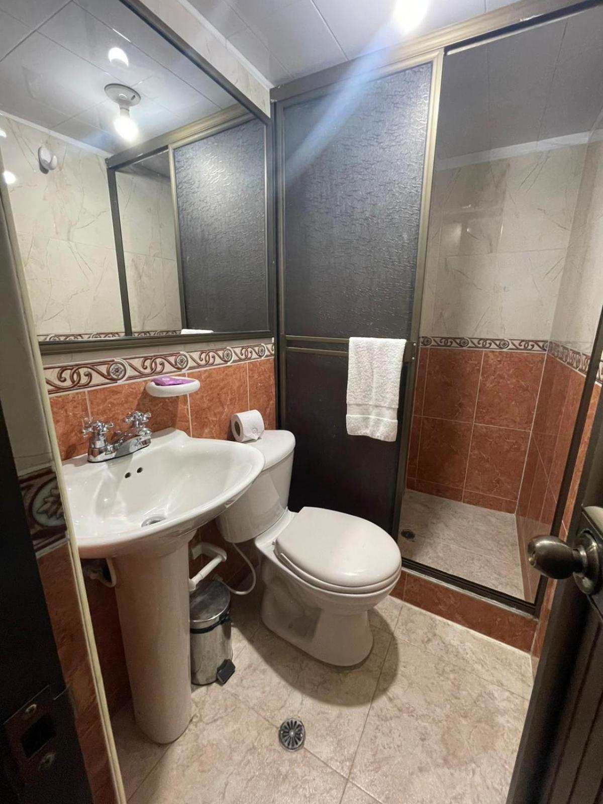Ejecutivo 63 In Hotel 2*