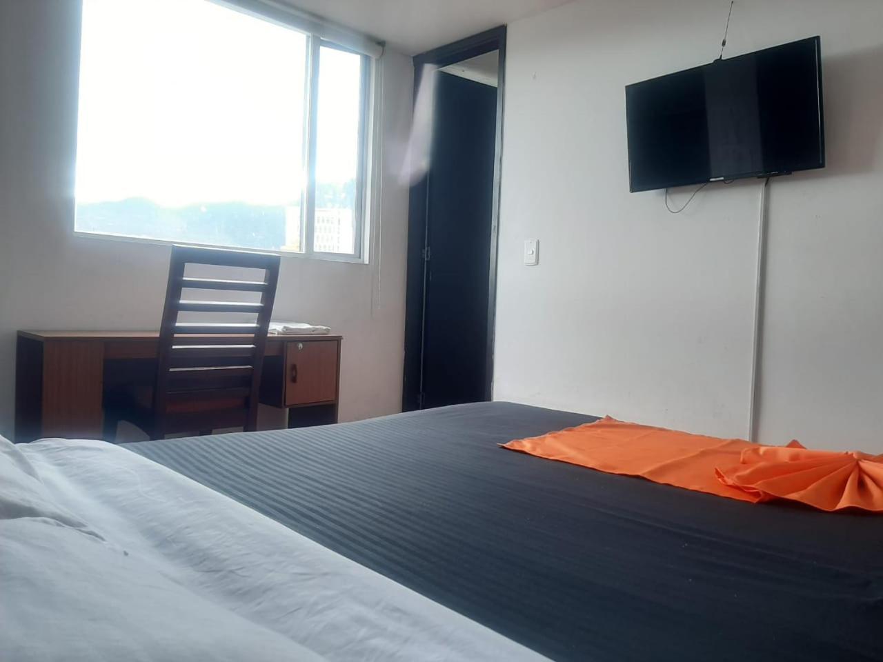 Hotel Cerca Simon Bolivar Estereo Picnic, Movistar Arena ,teusaquillo Informacion Trescientosdoscuatrosieteseiscerocuatroveintisiete