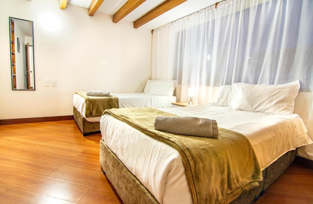 Сasa de vacaciones Huge Colonial House With Chimney, Luxury In The Exclusive Town In *