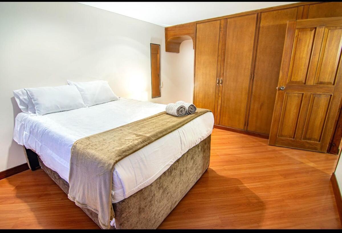Сasa de vacaciones Huge Colonial House With Chimney, Luxury In The Exclusive Town In *