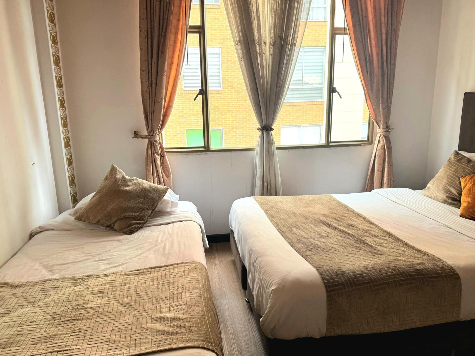 Oporto 83 Hotel