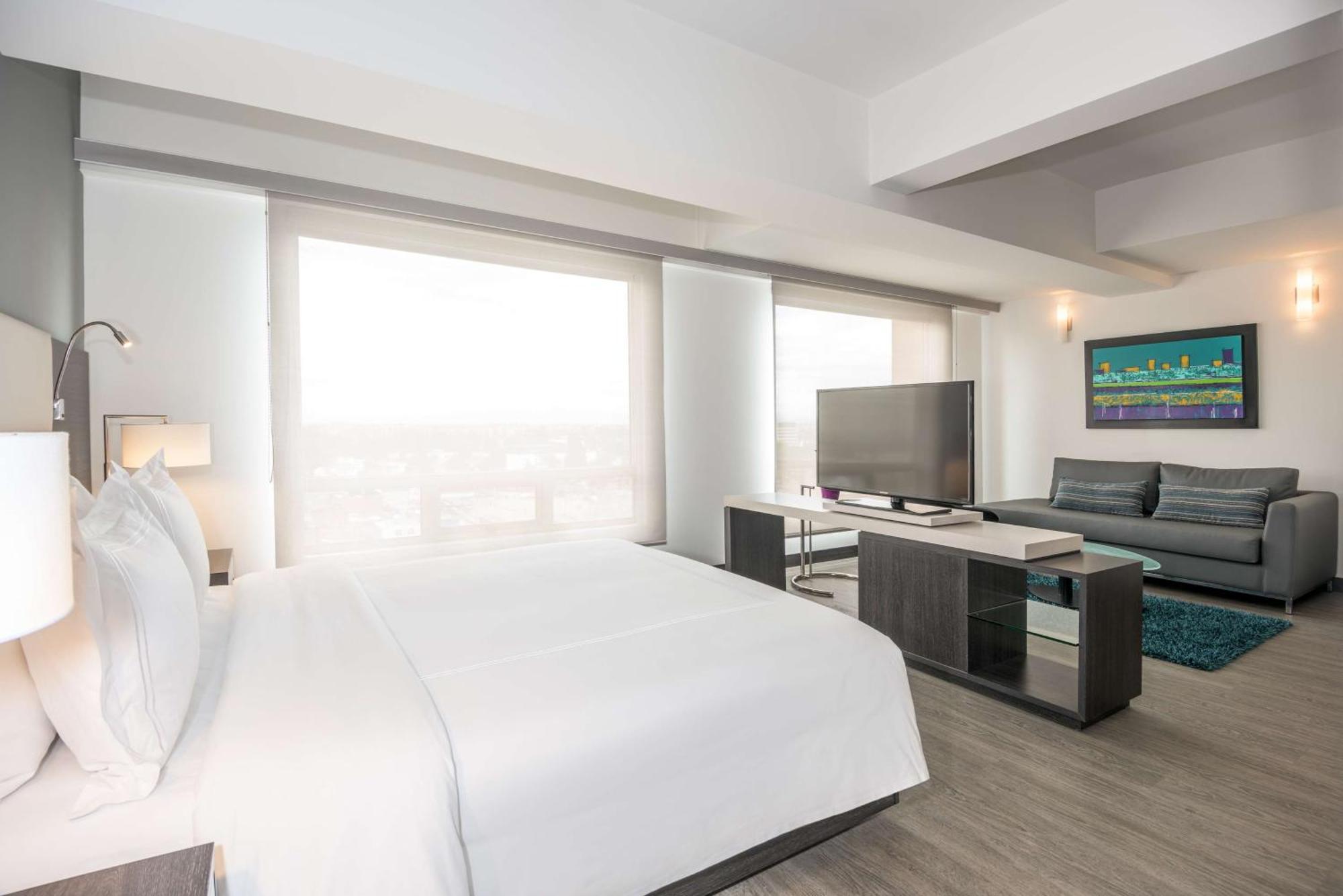 Hotel Nh Urban 26 Royal